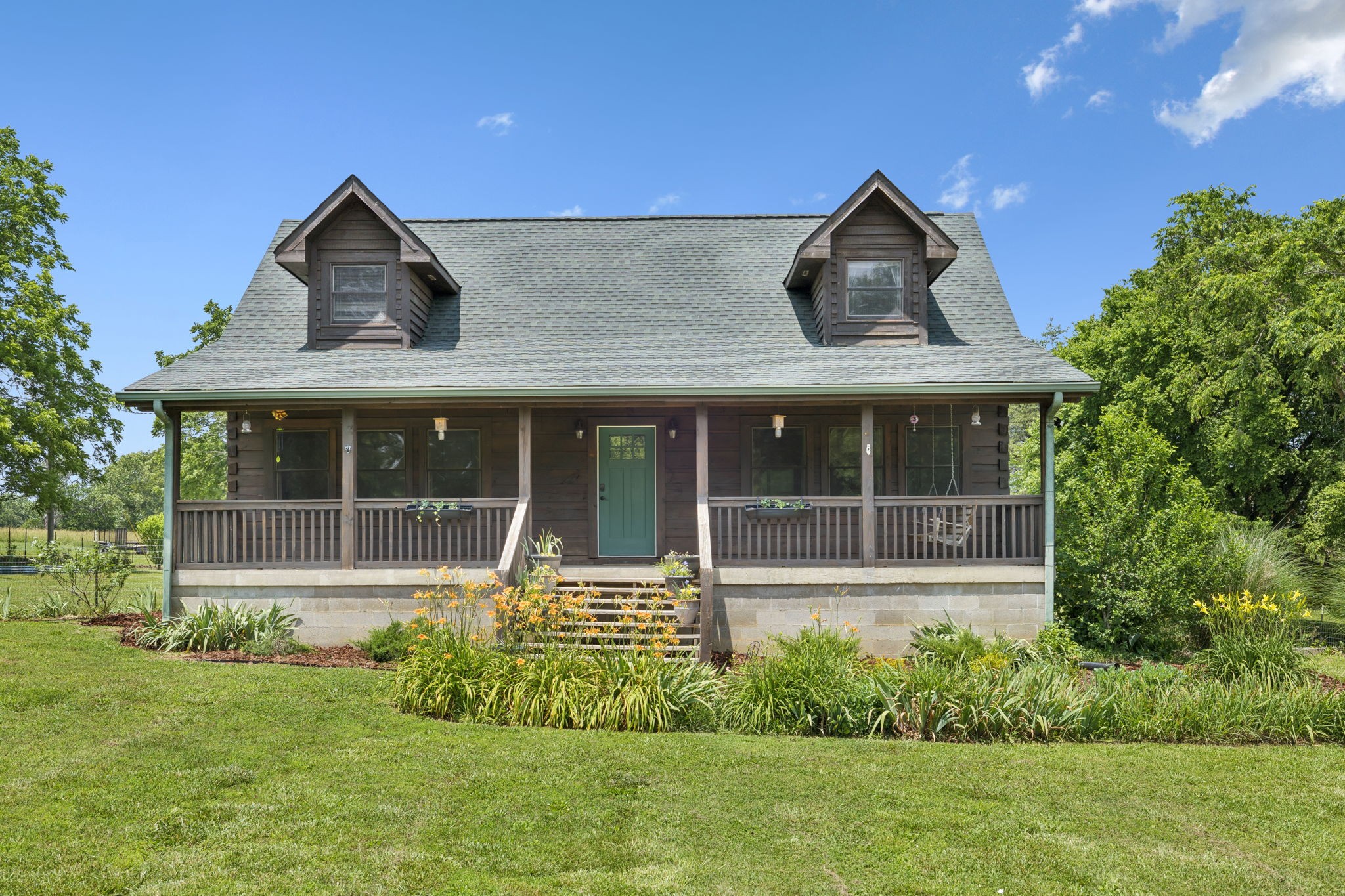 1531 Taylor Town Rd Property Photo 1