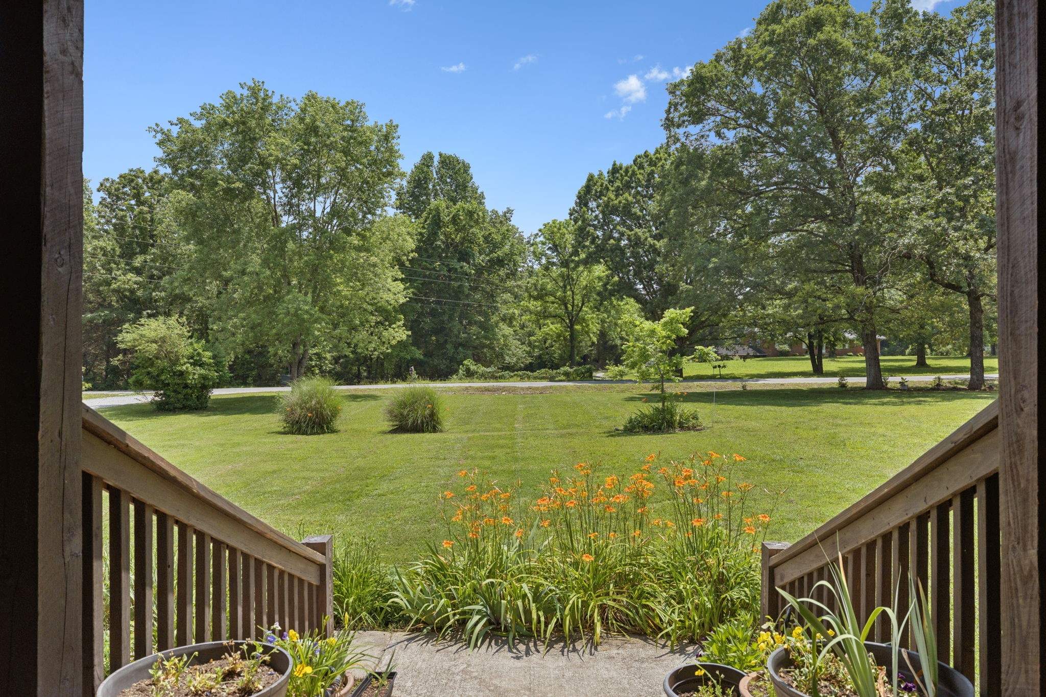1531 Taylor Town Rd Property Photo 2