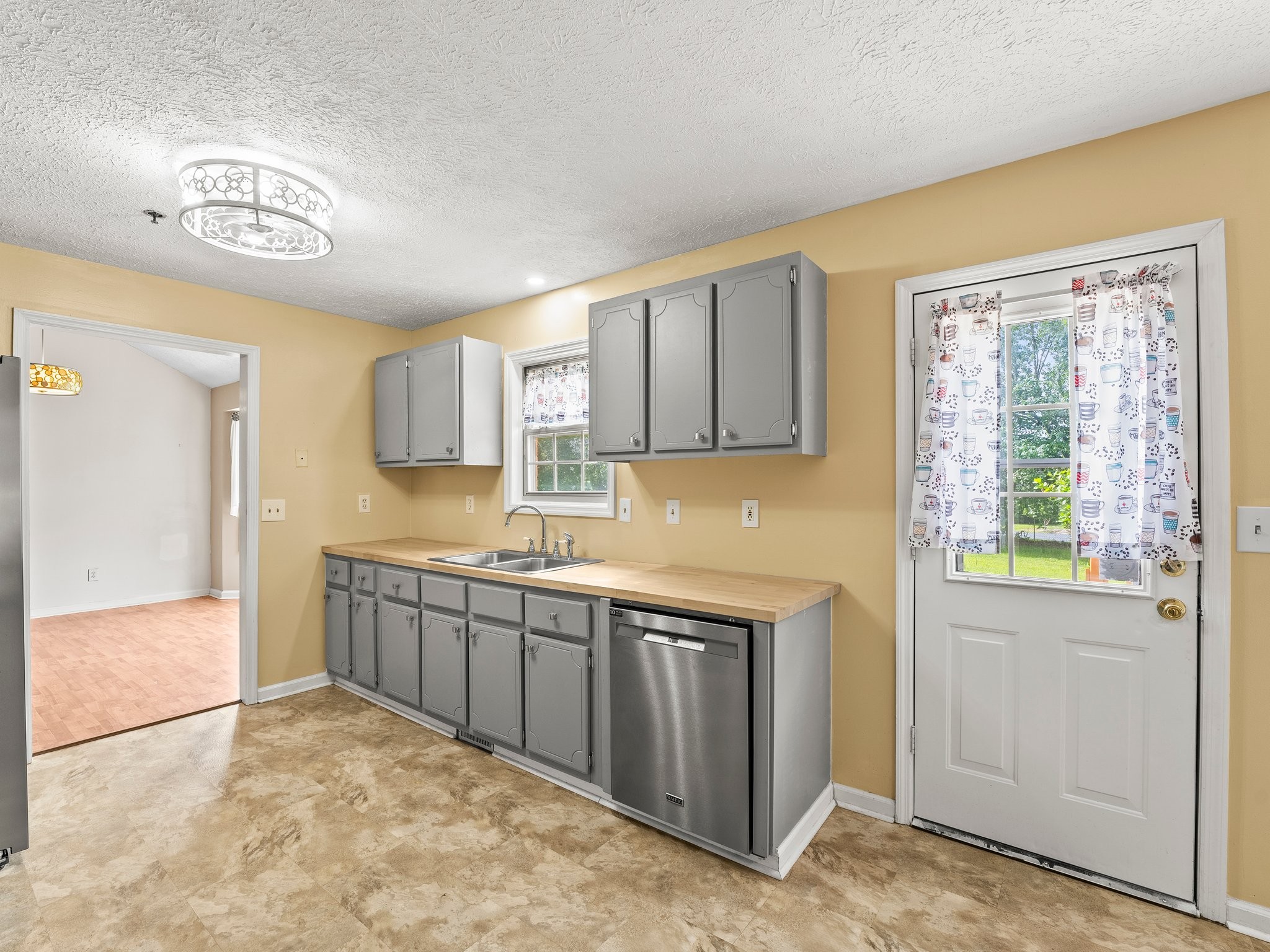 1611 Lincoln St, W Property Photo 26