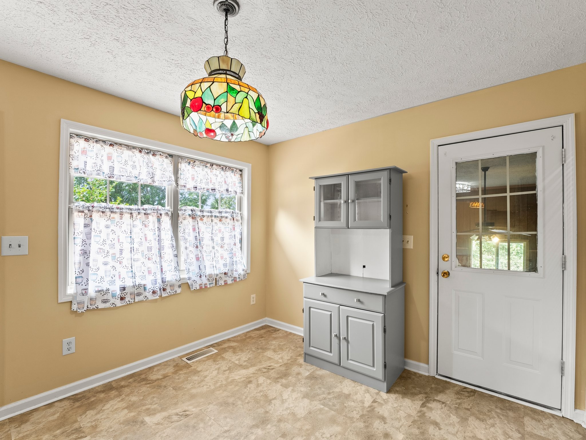 1611 Lincoln St, W Property Photo 28