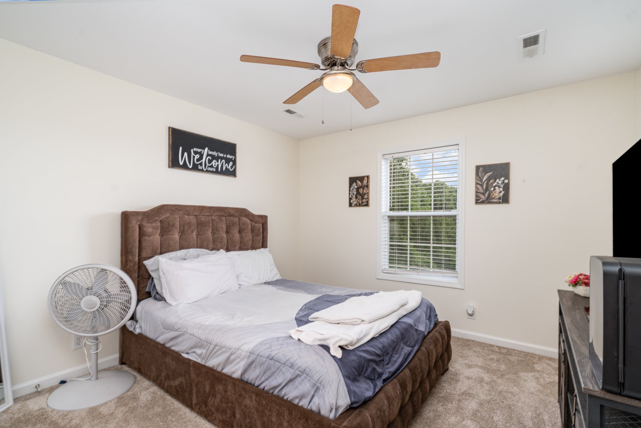 1077 Gunpoint Dr Property Photo 17