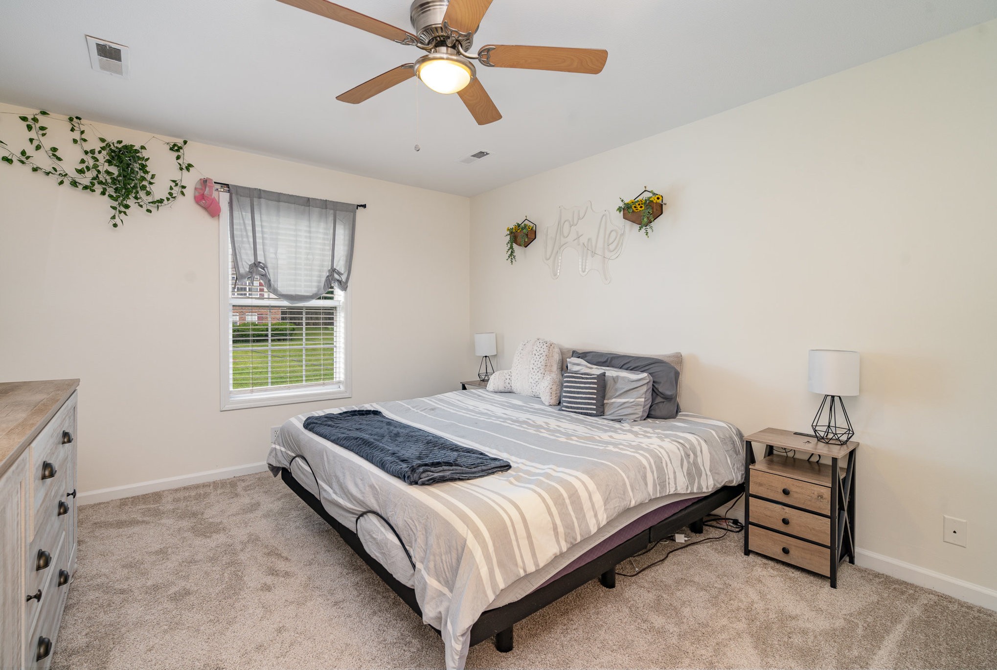 1077 Gunpoint Dr Property Photo 19