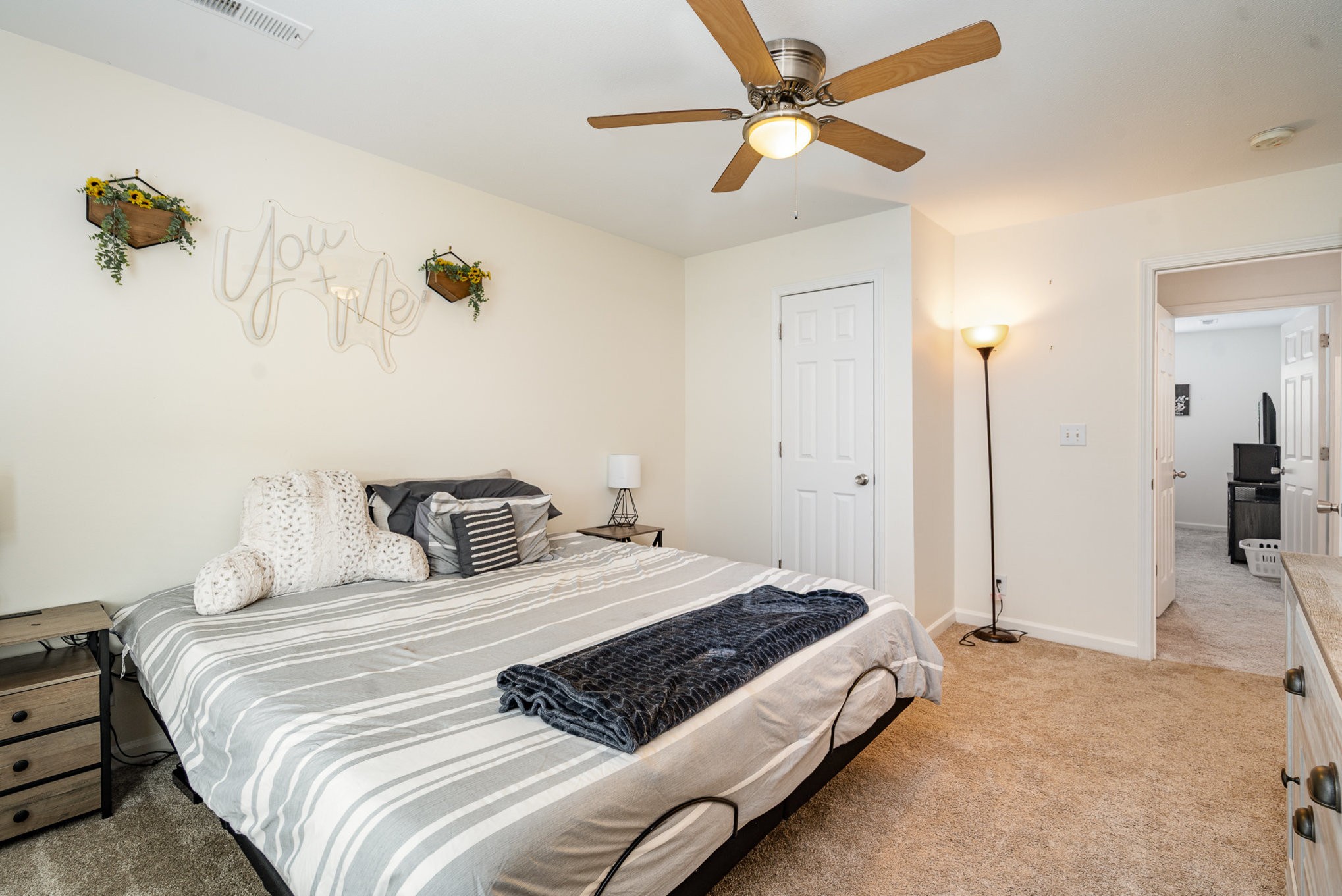 1077 Gunpoint Dr Property Photo 20