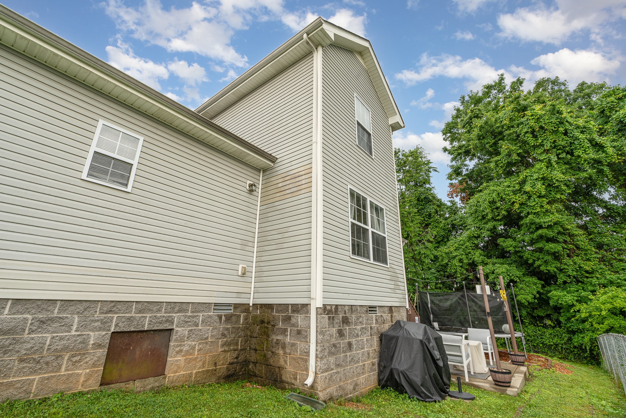 1077 Gunpoint Dr Property Photo 25
