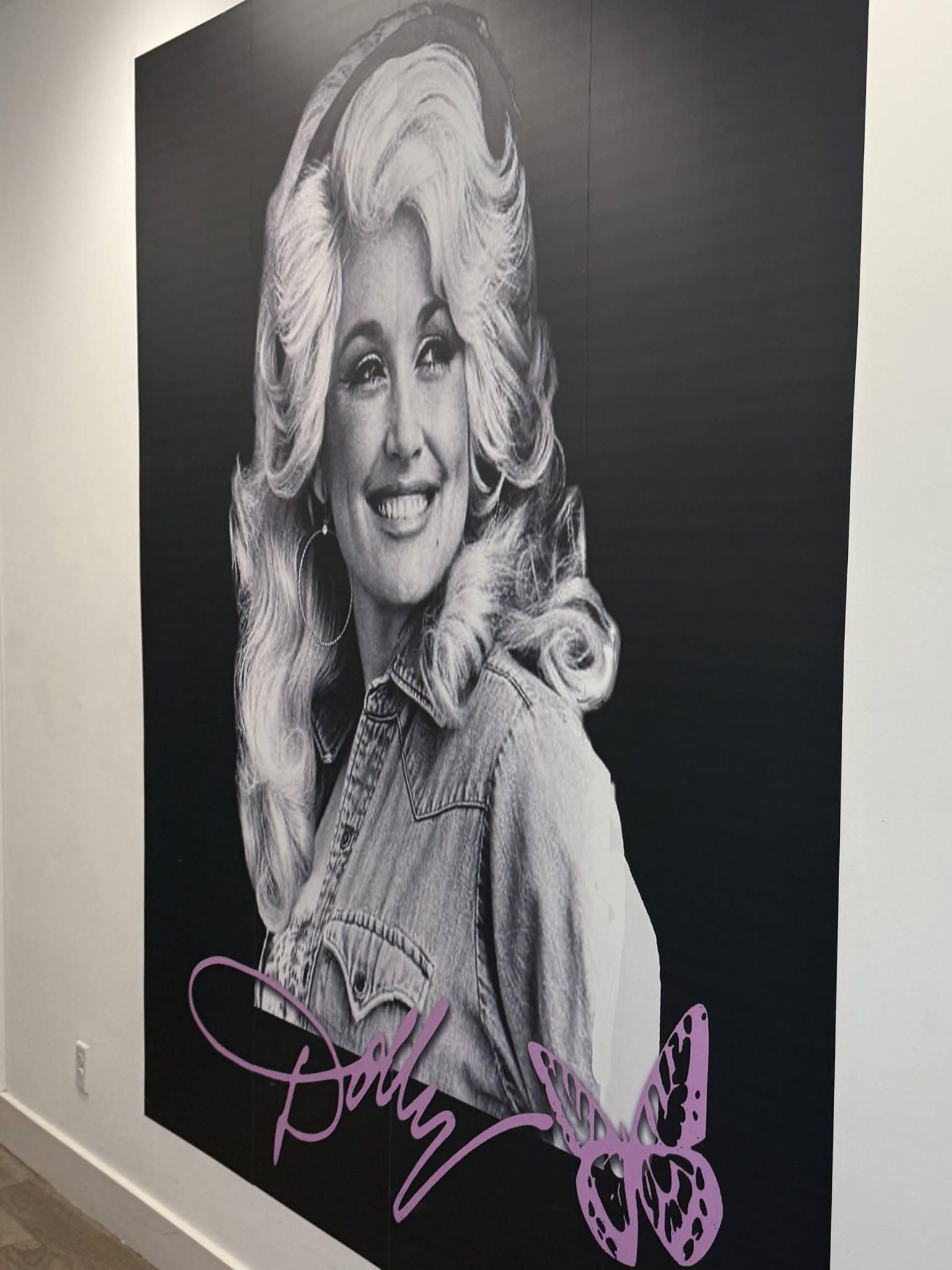 2725 Westwood Dr Property Photo 1