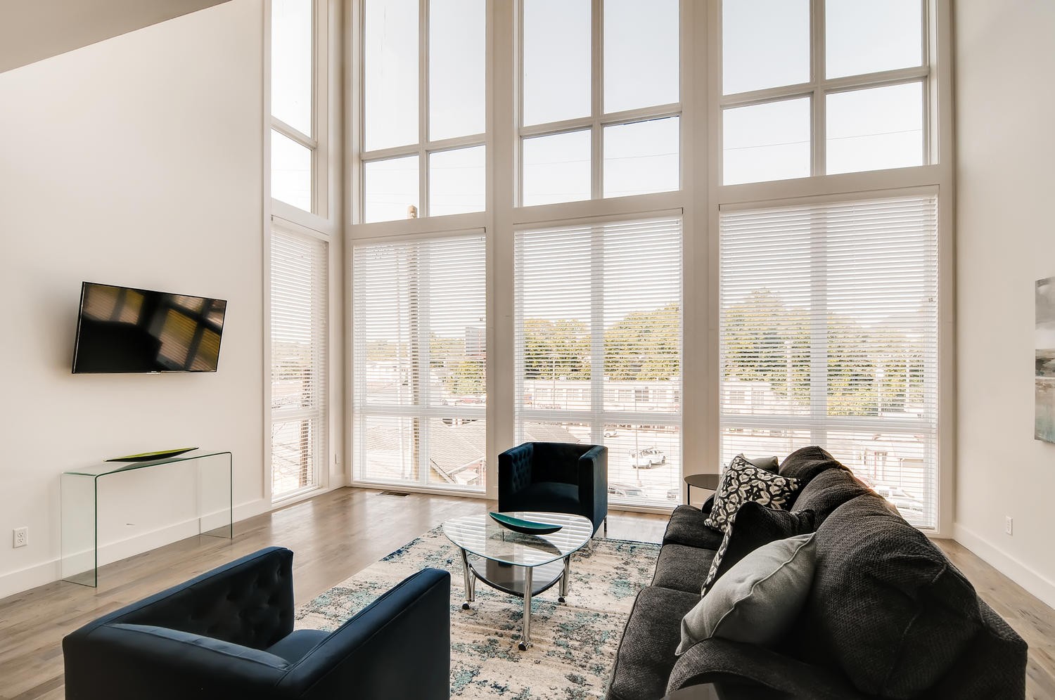 2725 Westwood Dr Property Photo 7