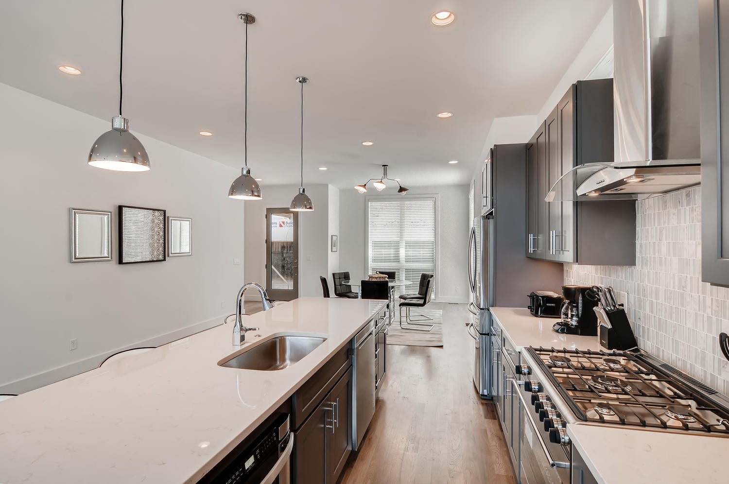 2725 Westwood Dr Property Photo 10