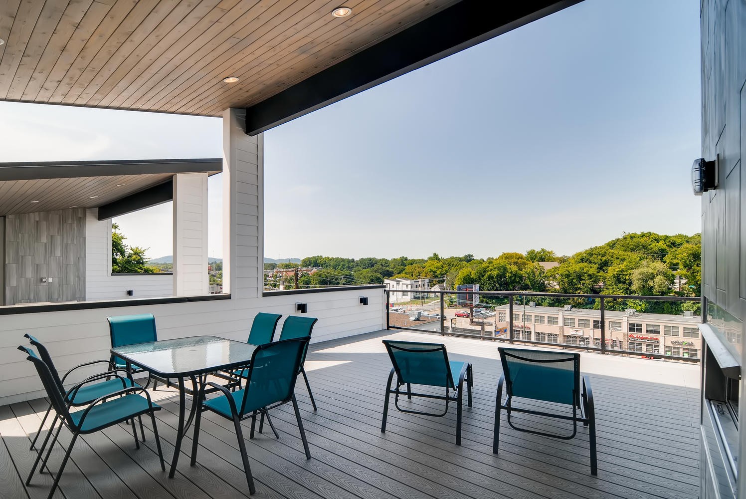 2725 Westwood Dr Property Photo 24