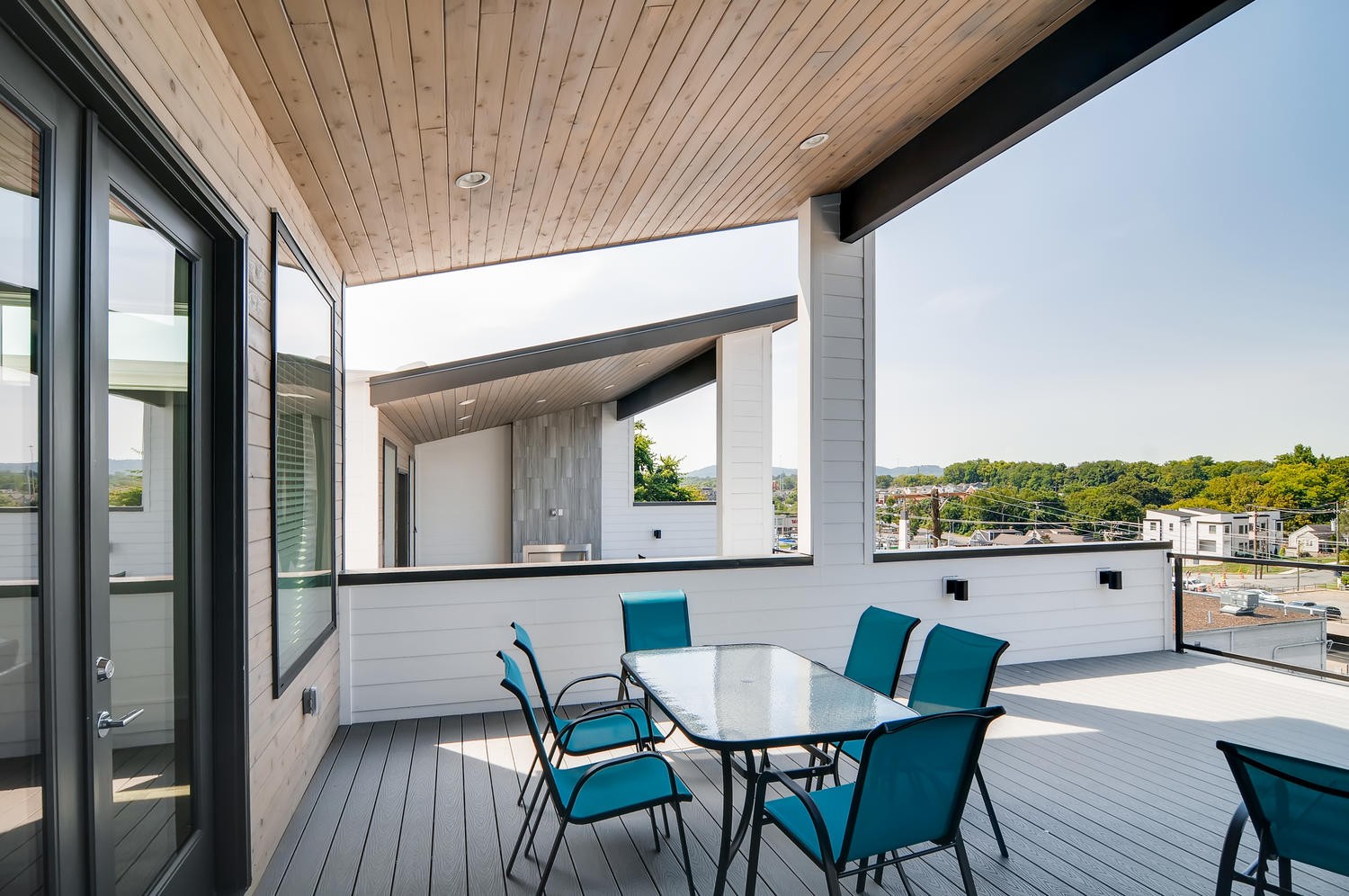 2725 Westwood Dr Property Photo 25