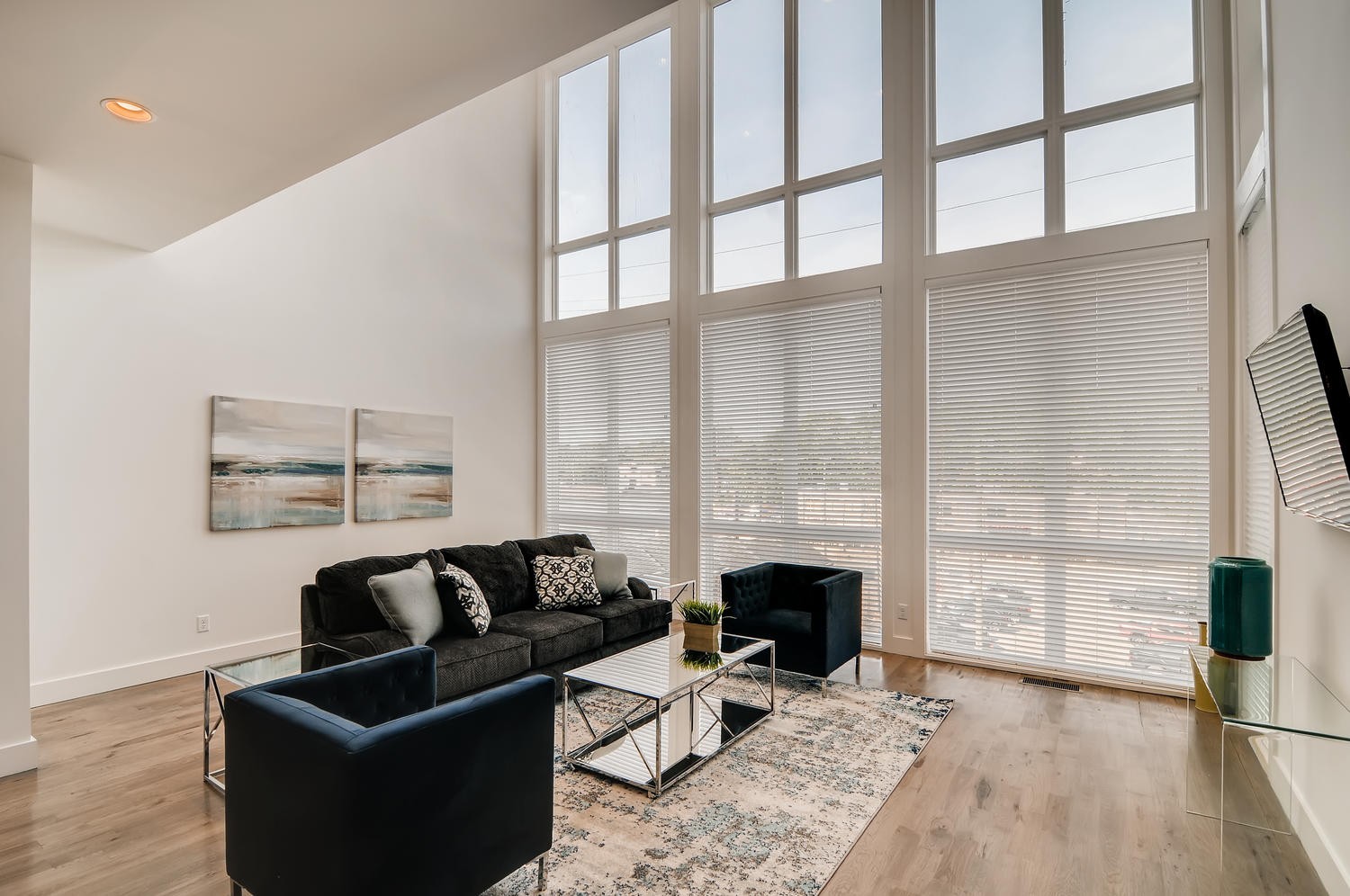 2725 Westwood Dr Property Photo 6