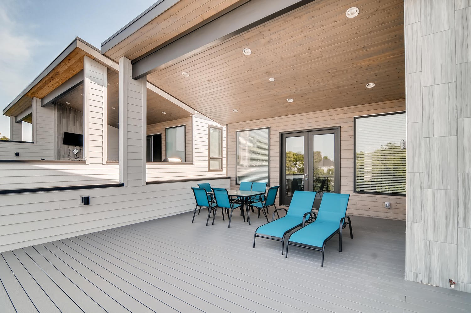 2725 Westwood Dr Property Photo 22