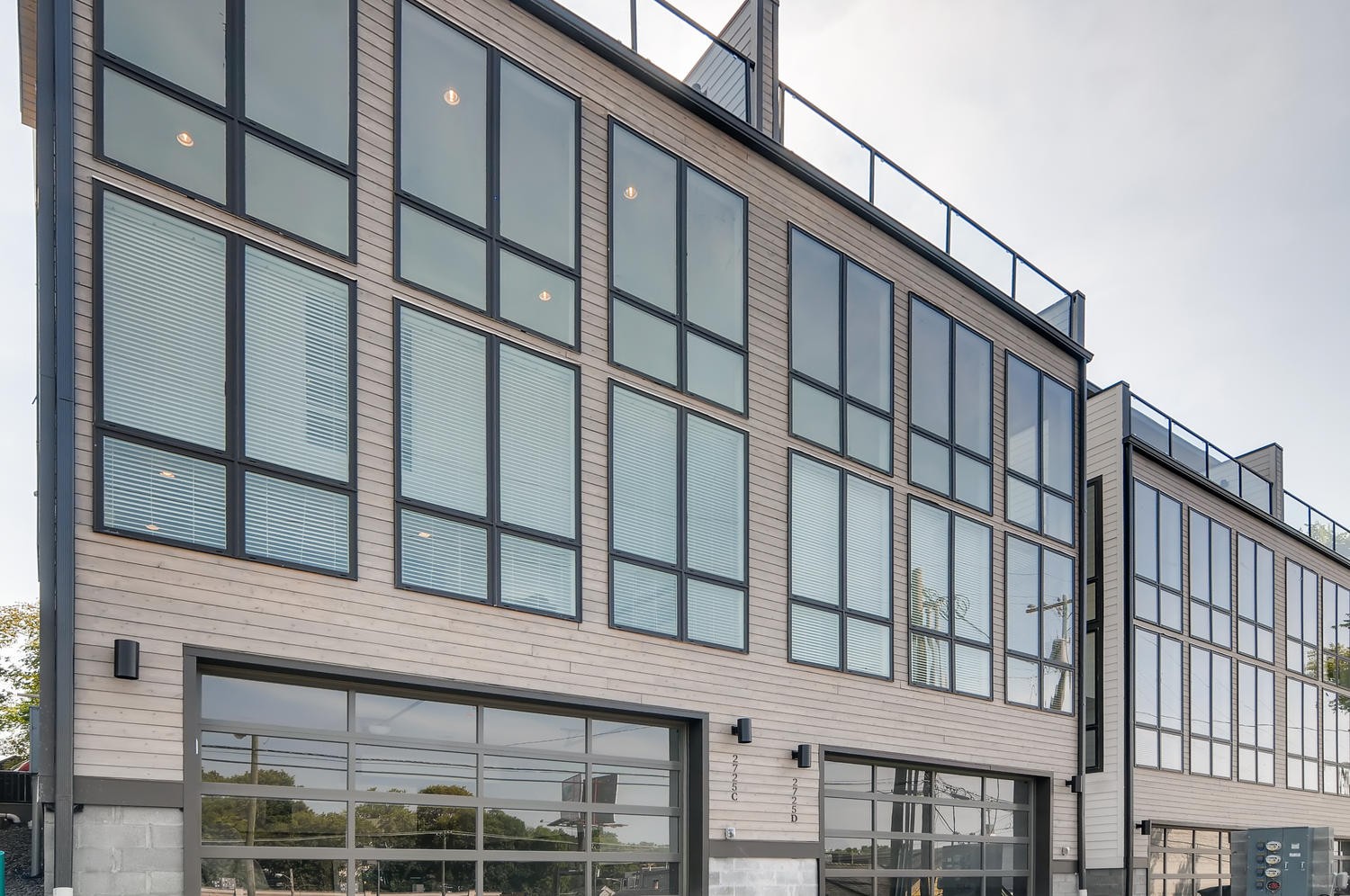 2725 Westwood Dr Property Photo 23