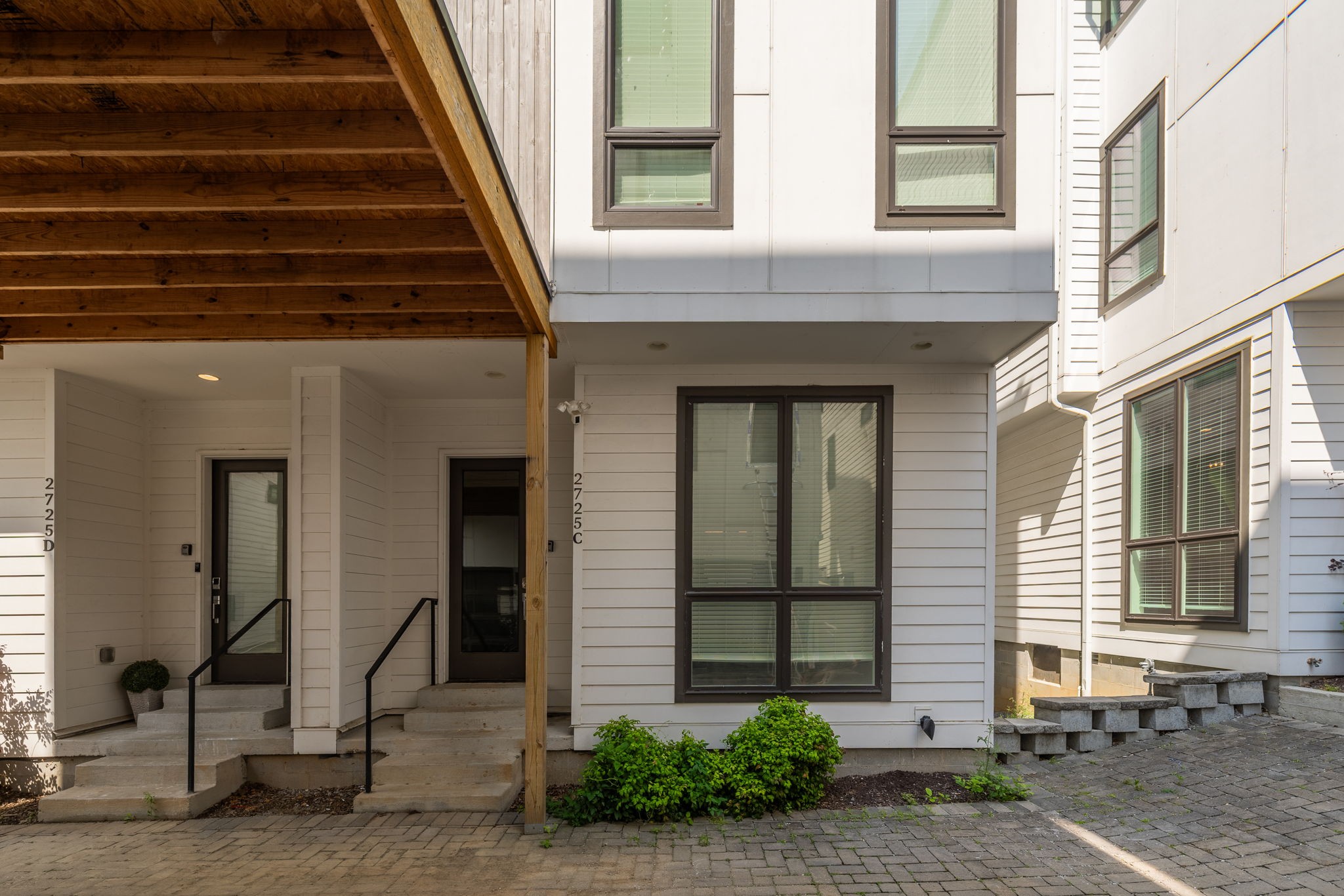 2725 Westwood Dr Property Photo 25