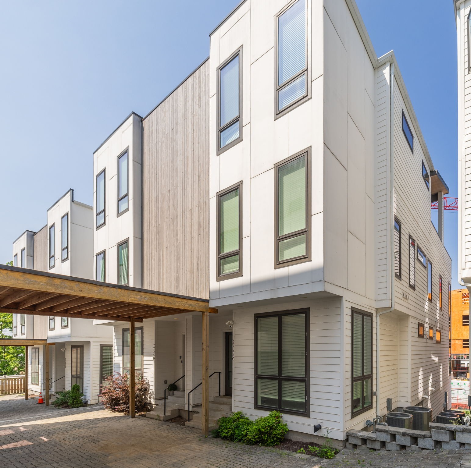 2725 Westwood Dr Property Photo 26