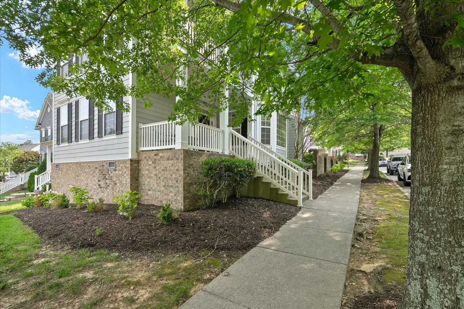 6963 Sunnywood Dr Property Photo 3