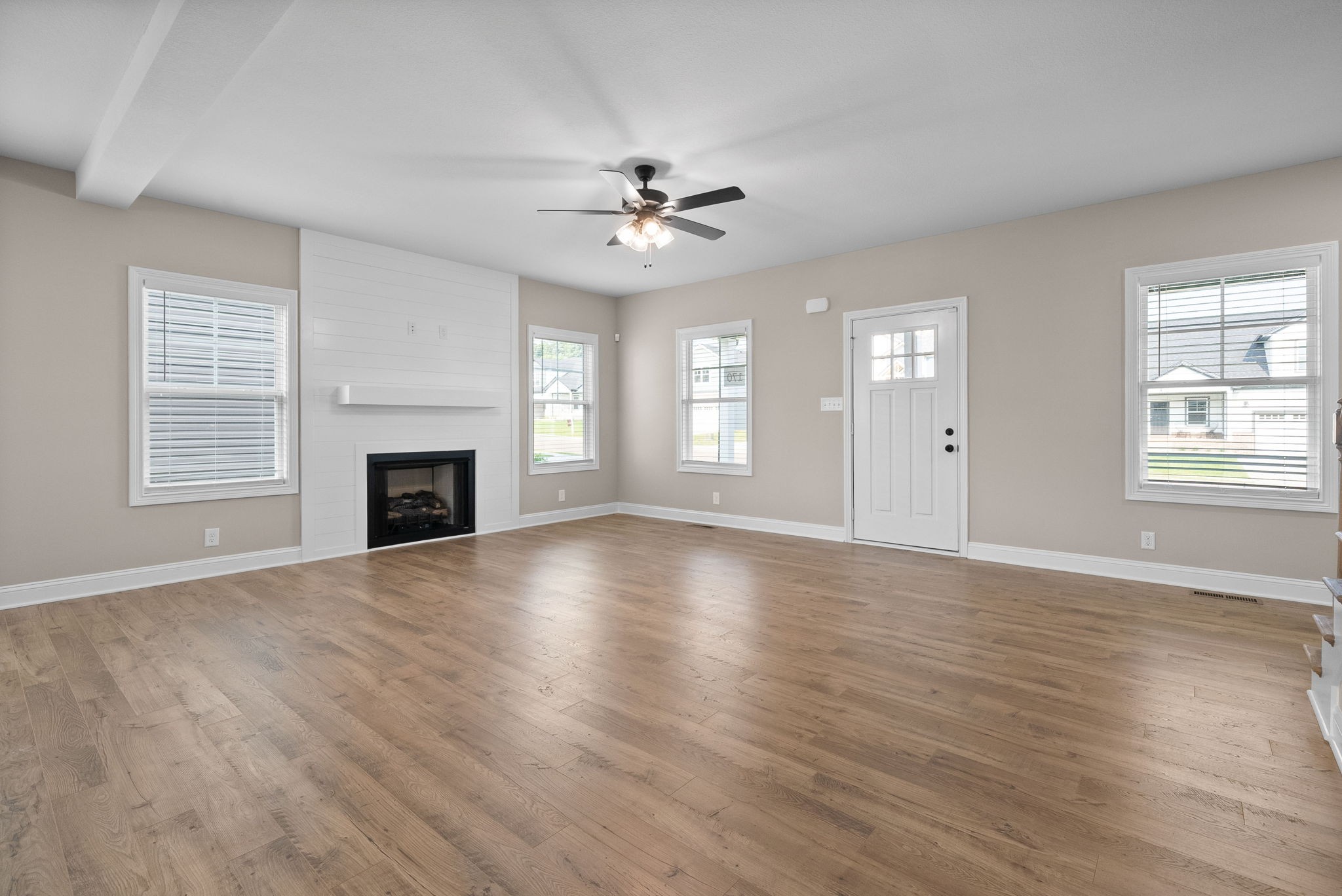 170 Anderson Pl Property Photo 8
