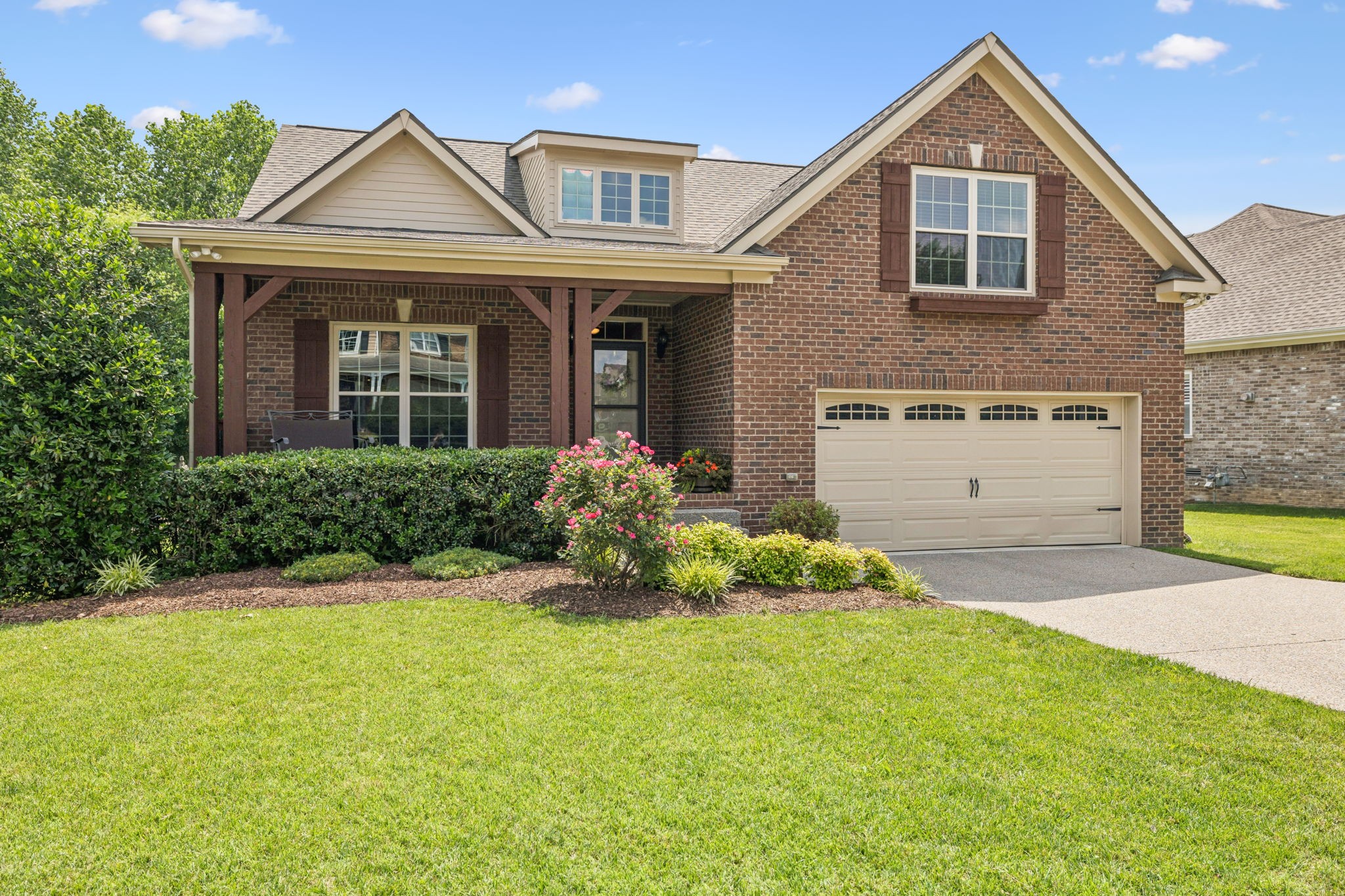 2090 Lequire Ln Property Photo 2
