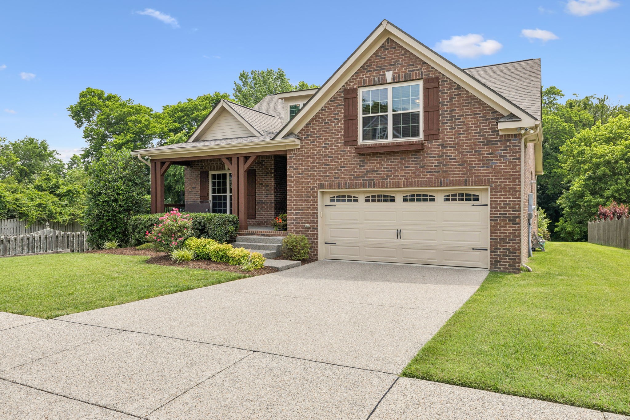 2090 Lequire Ln Property Photo 3