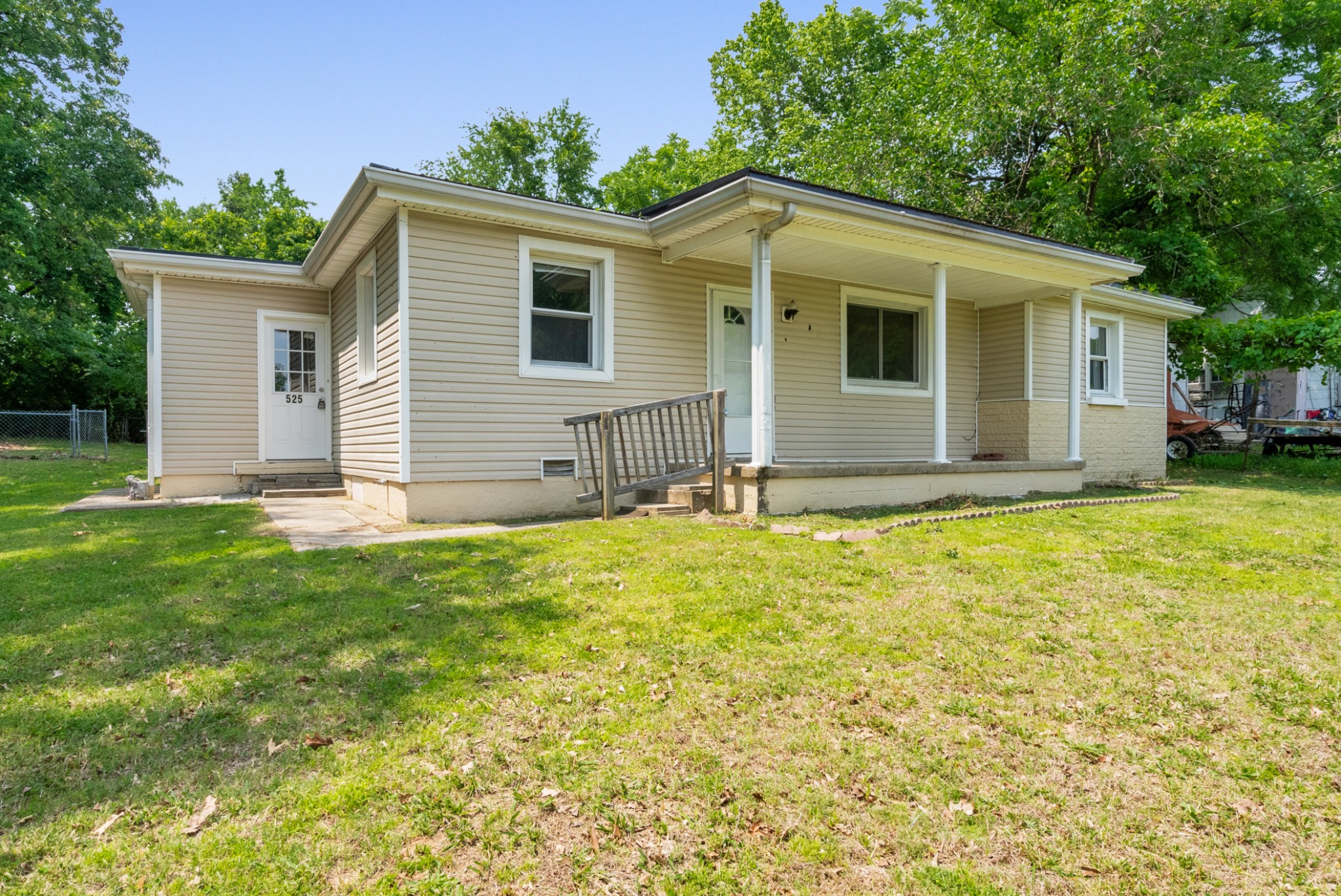 525 Highpoint Dr Property Photo 1