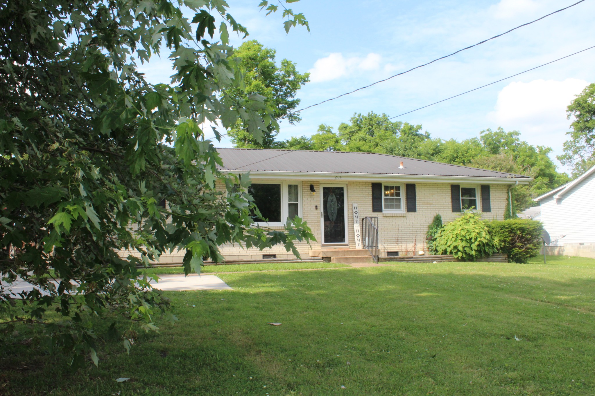 204 Morris St Property Photo 2