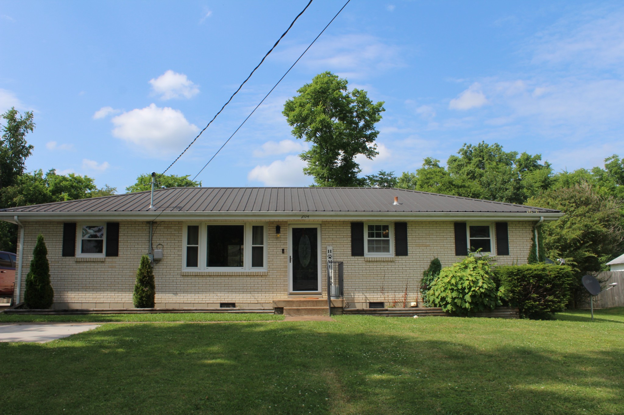 204 Morris St Property Photo 3