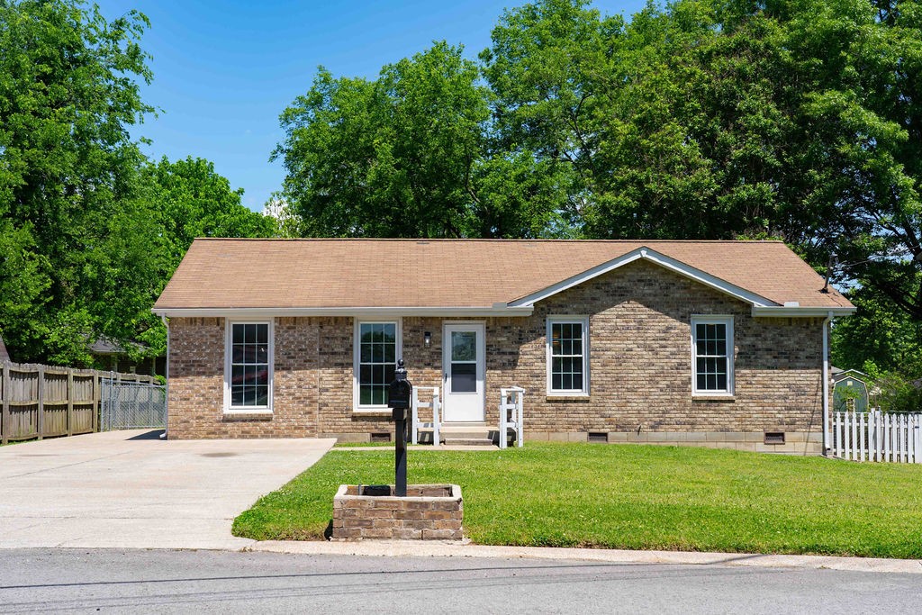 505 Savely Dr Property Photo 1