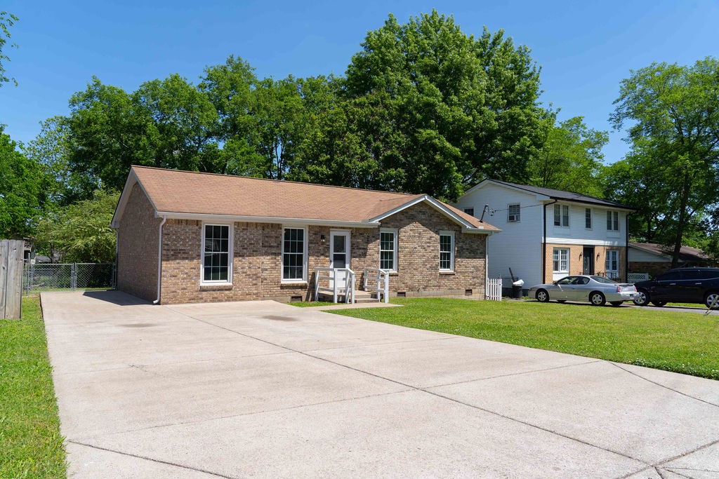 505 Savely Dr Property Photo 2