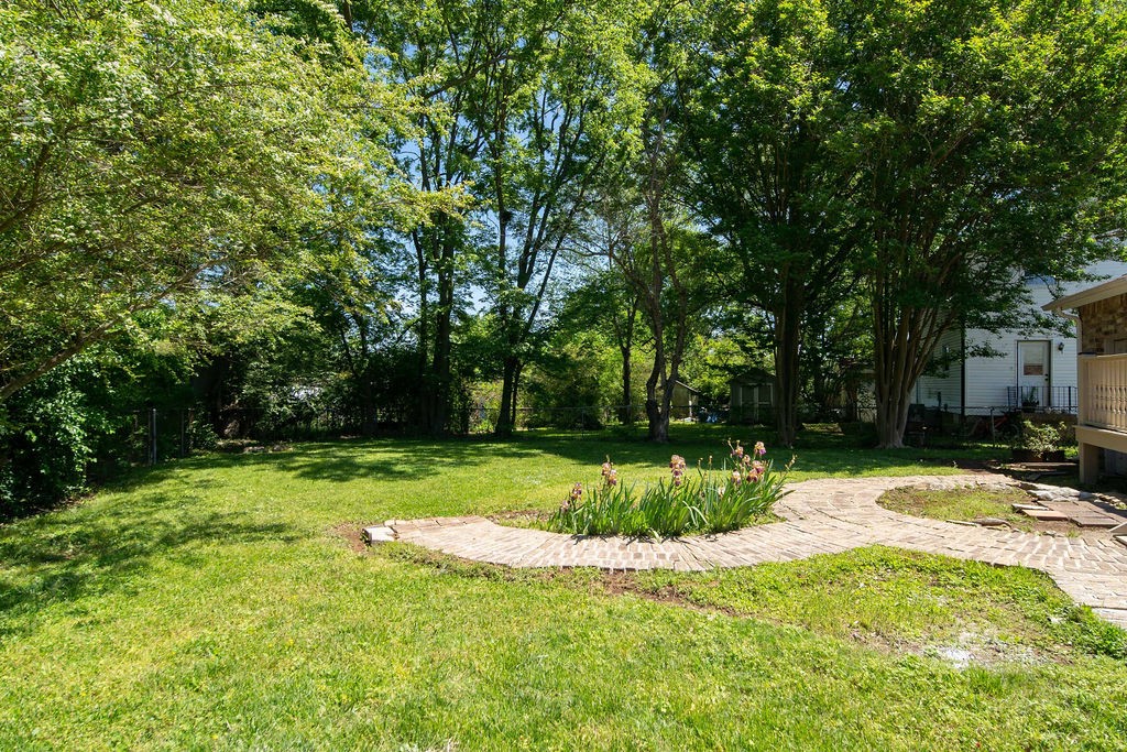 505 Savely Dr Property Photo 17