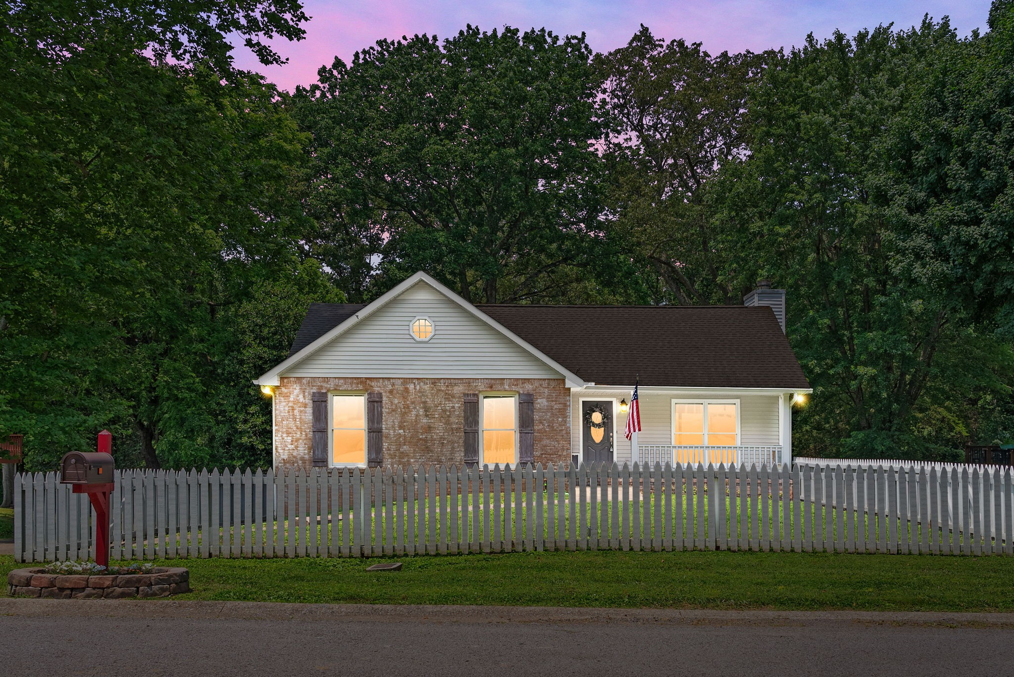 810 Burton Trl Property Photo 1