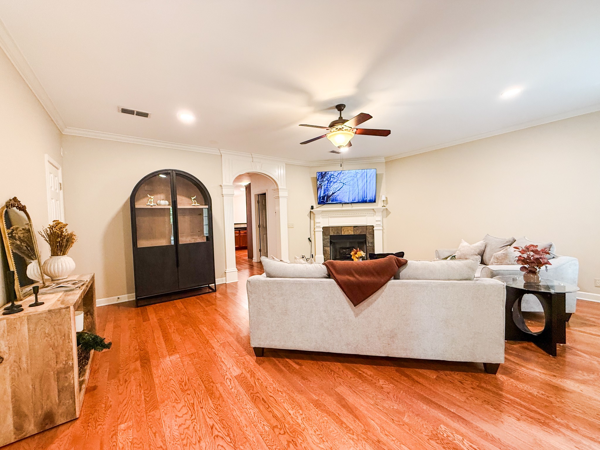 2138 Cason Ln Property Photo 5