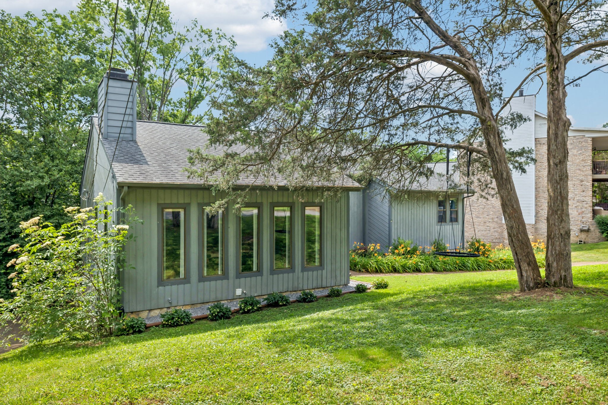 2416 Ravine Dr Property Photo 3