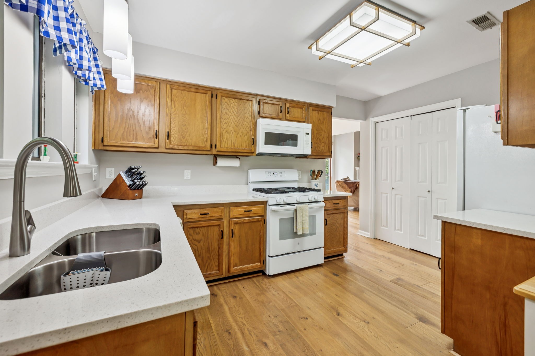 2416 Ravine Dr Property Photo 18