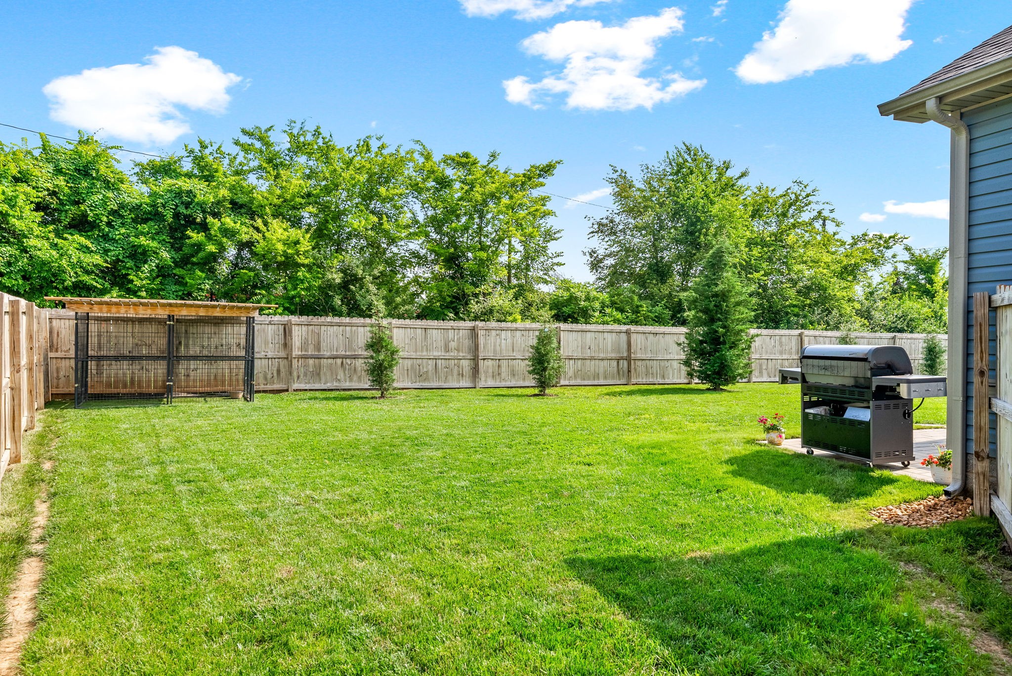 211 Sambar Dr Property Photo 27