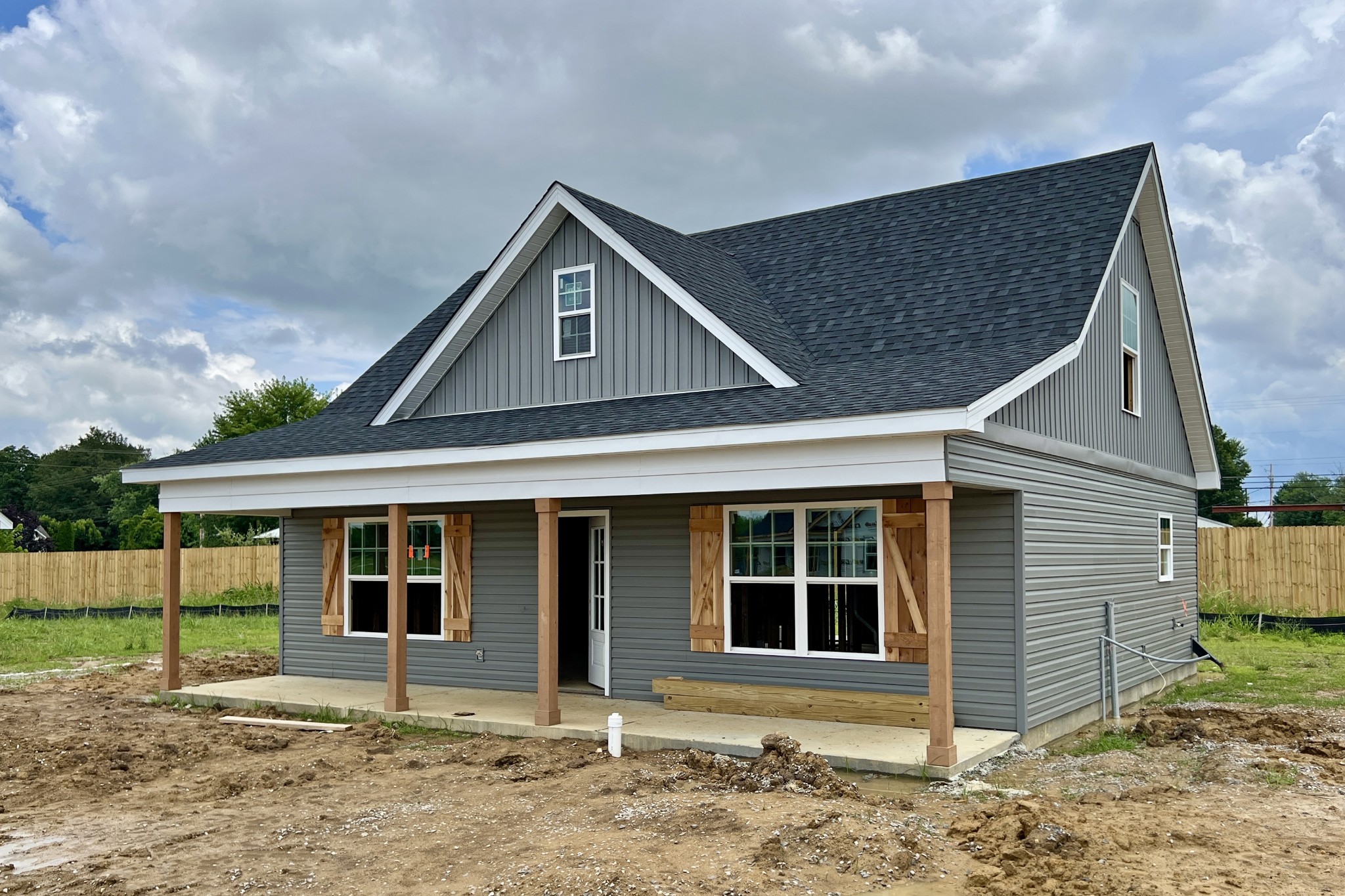 1105 Brook Court Property Photo 1