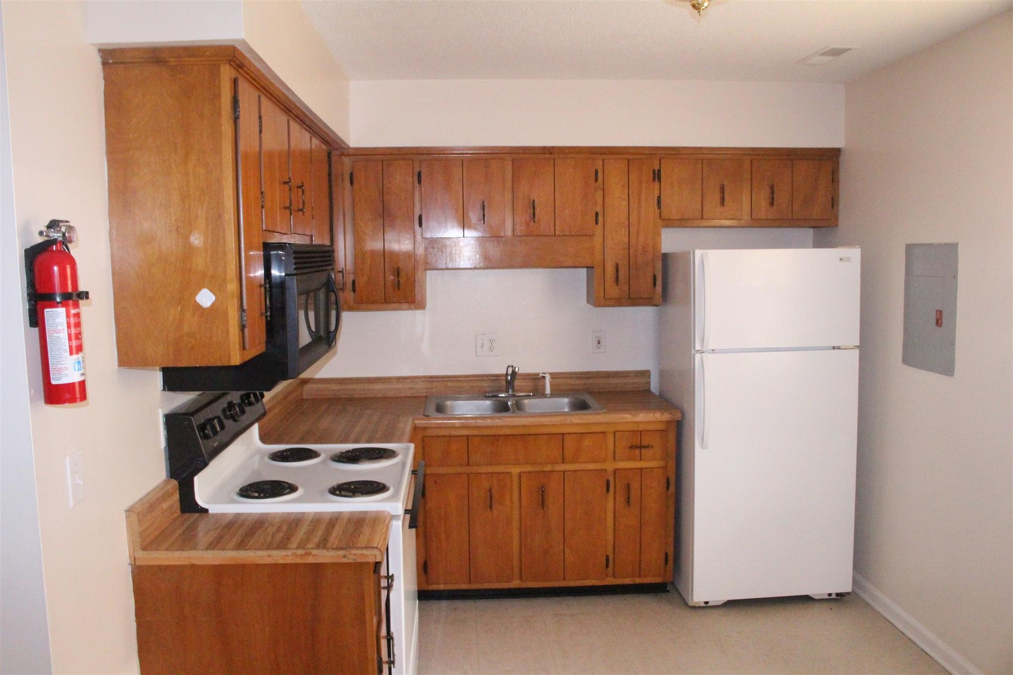1375 Thompsonville Lane Property Photo 5