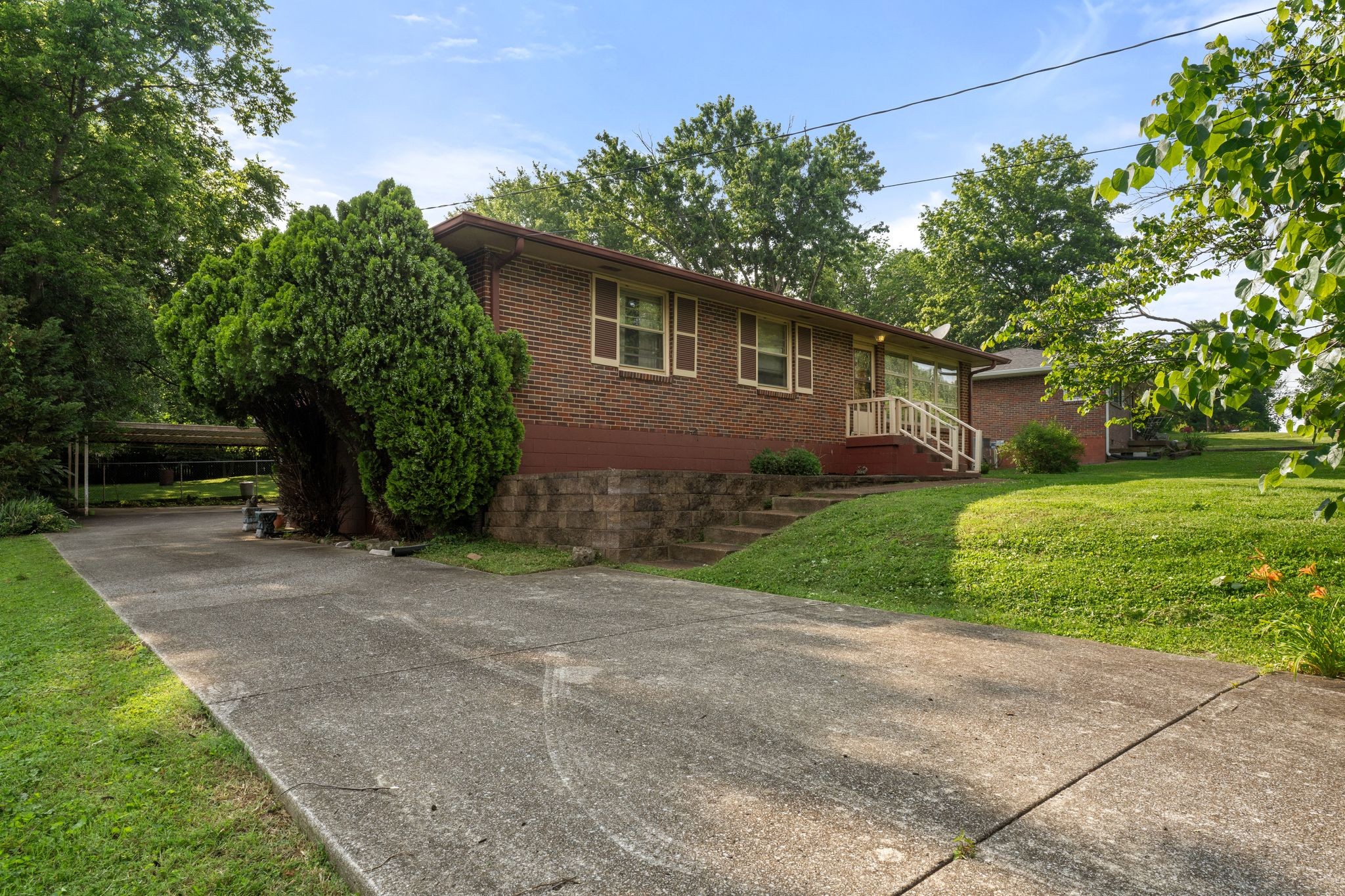 4505 Helmwood Dr Property Photo 3