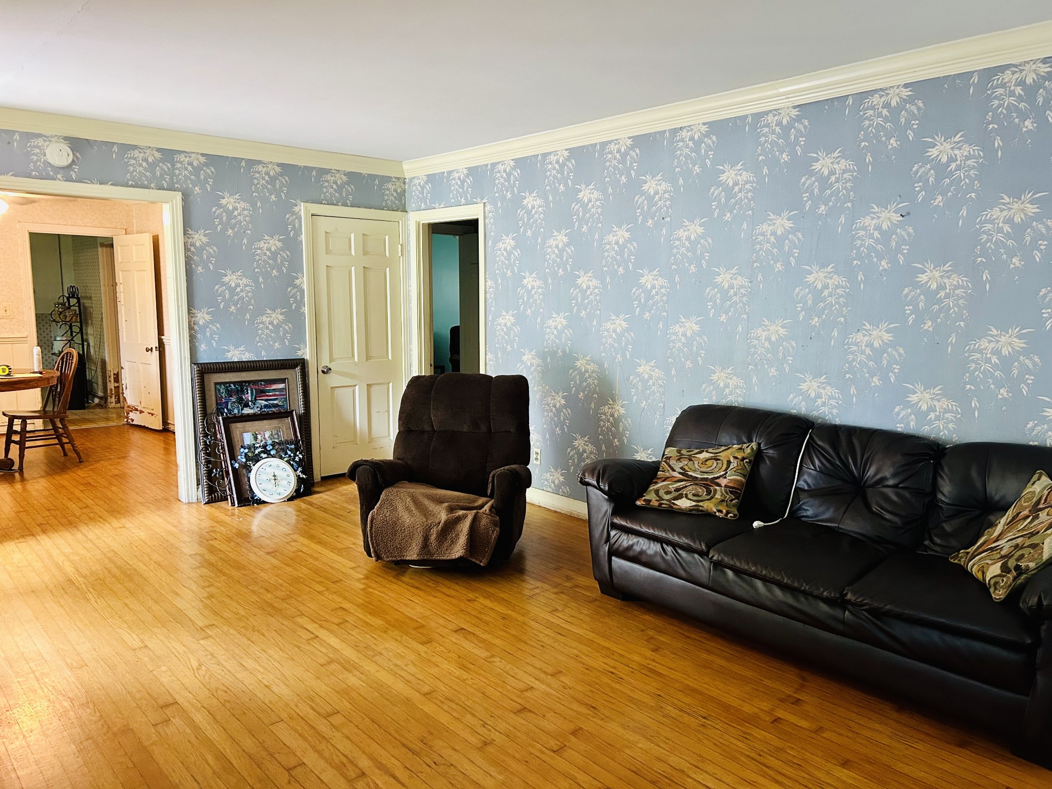 1102 Manor Rd Property Photo 4