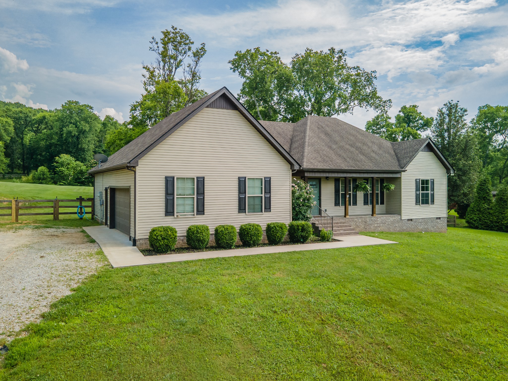 2034 Glencoe Rd Property Photo 1