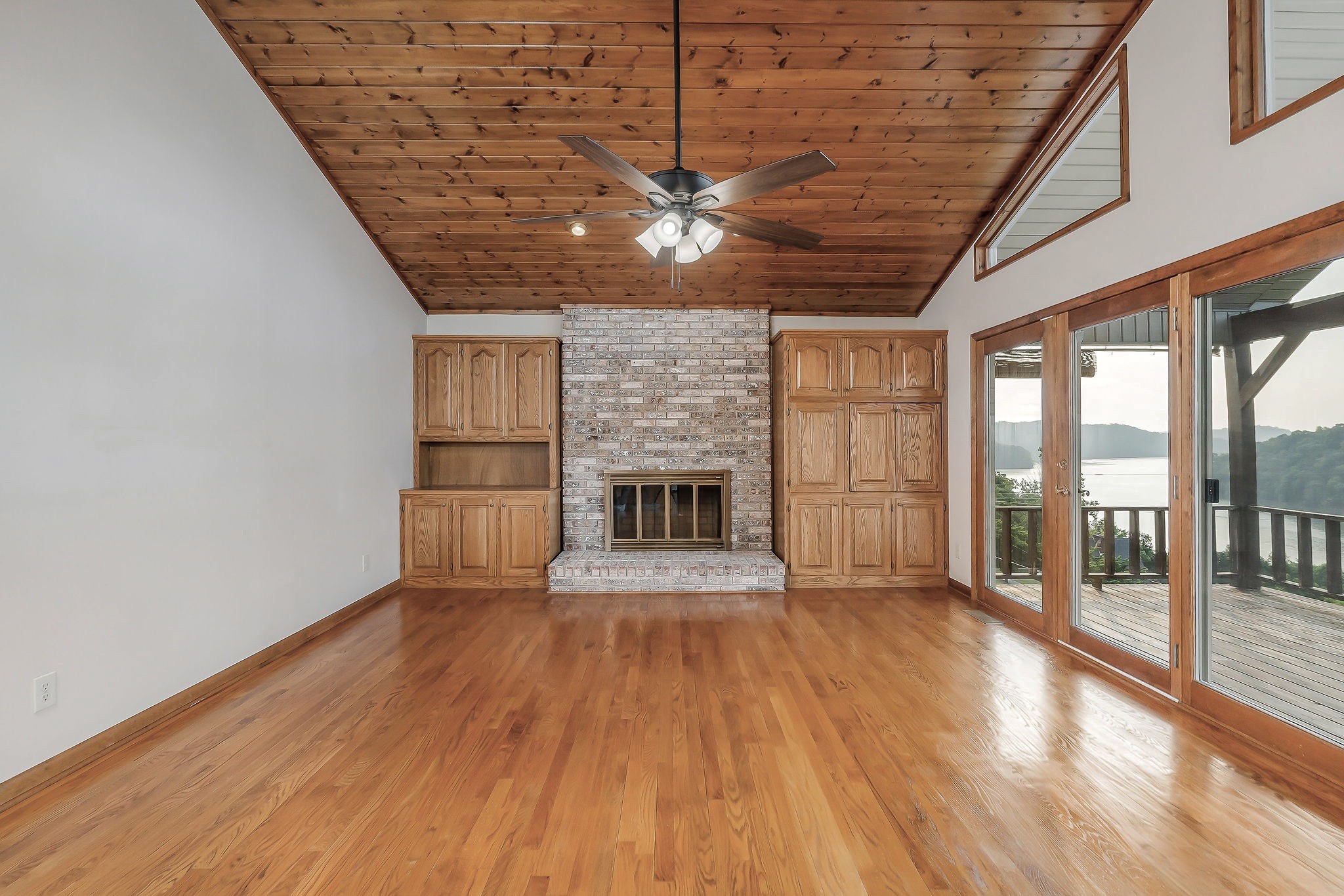1634 Falling Water Rd Property Photo 8