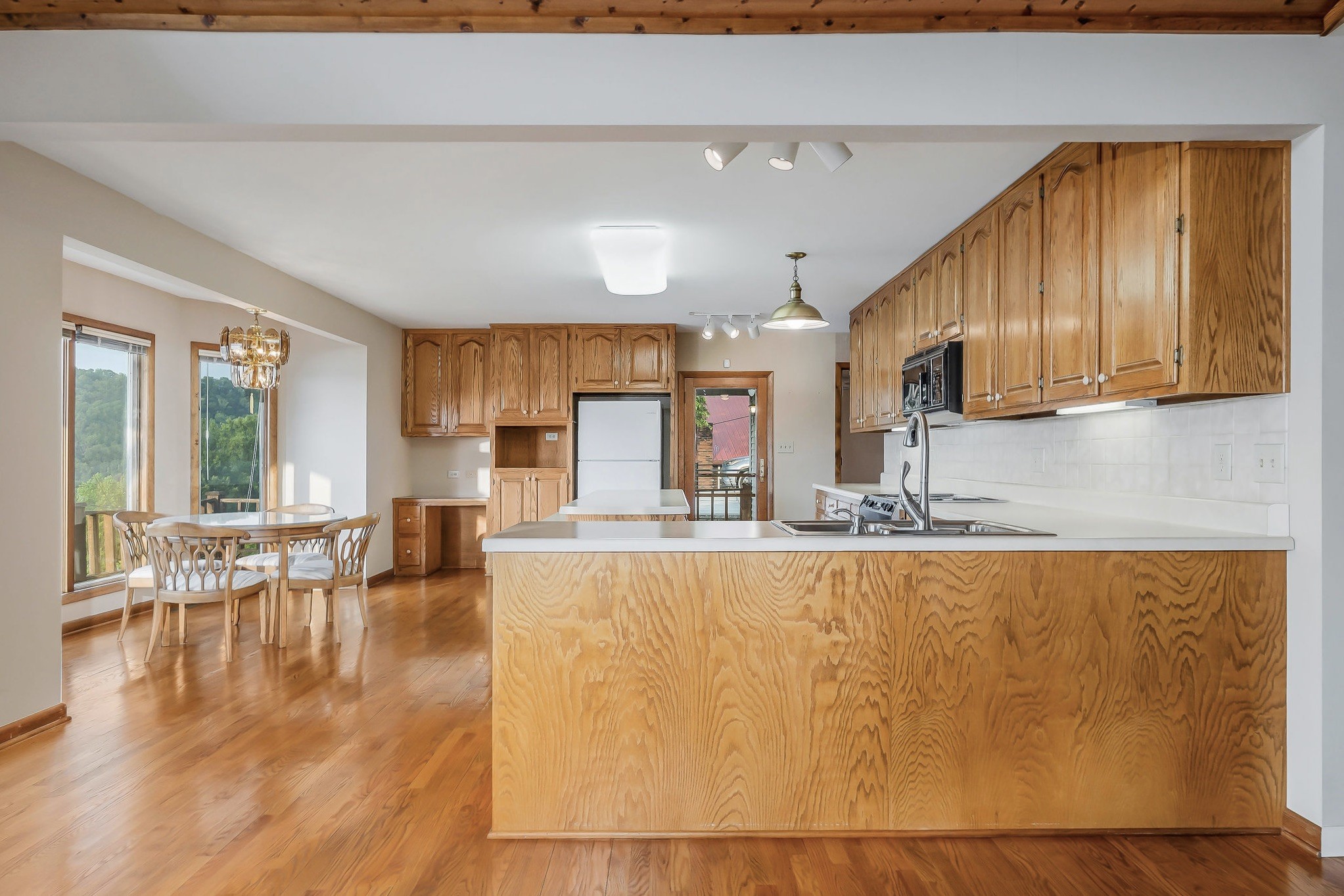 1634 Falling Water Rd Property Photo 14