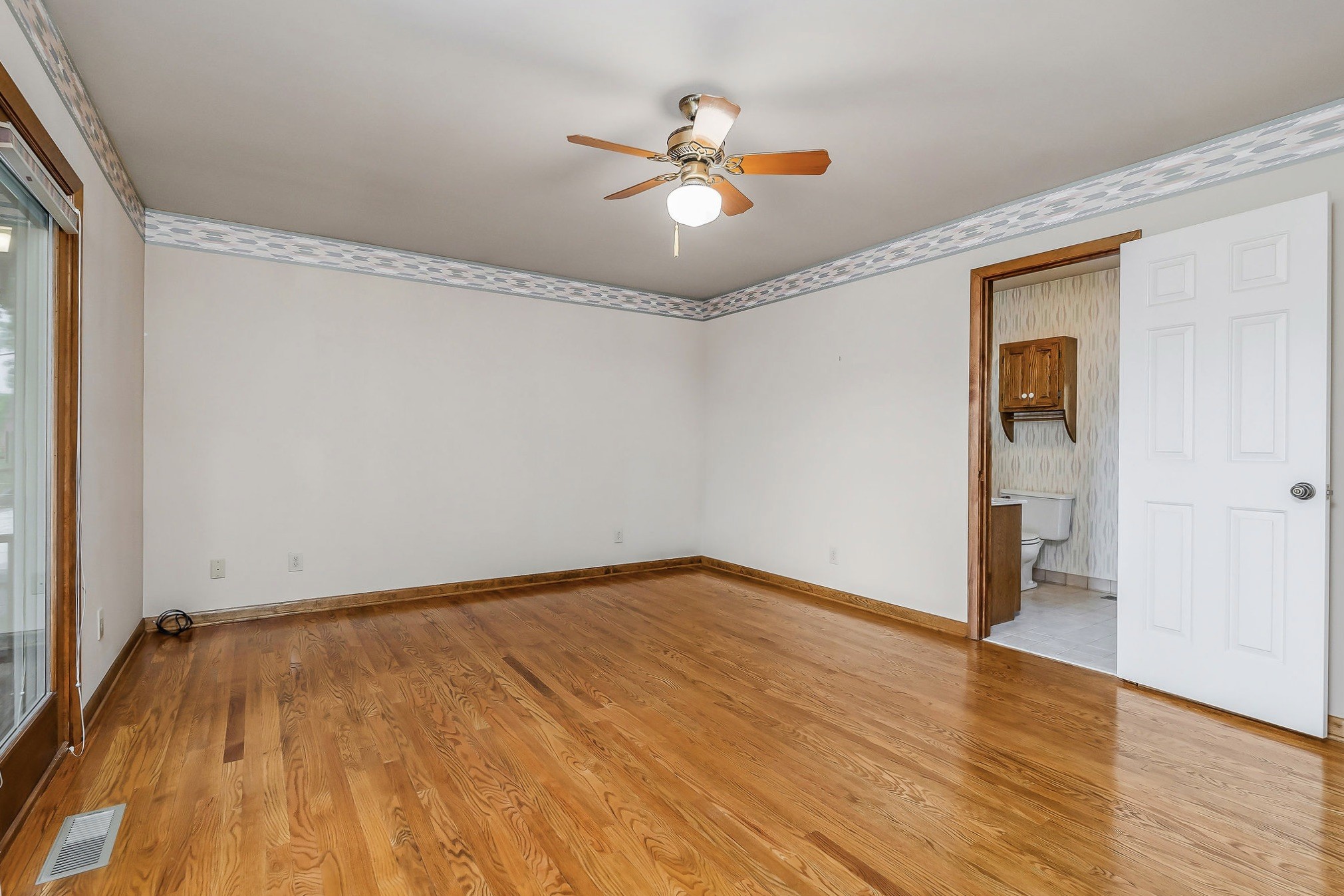 1634 Falling Water Rd Property Photo 18