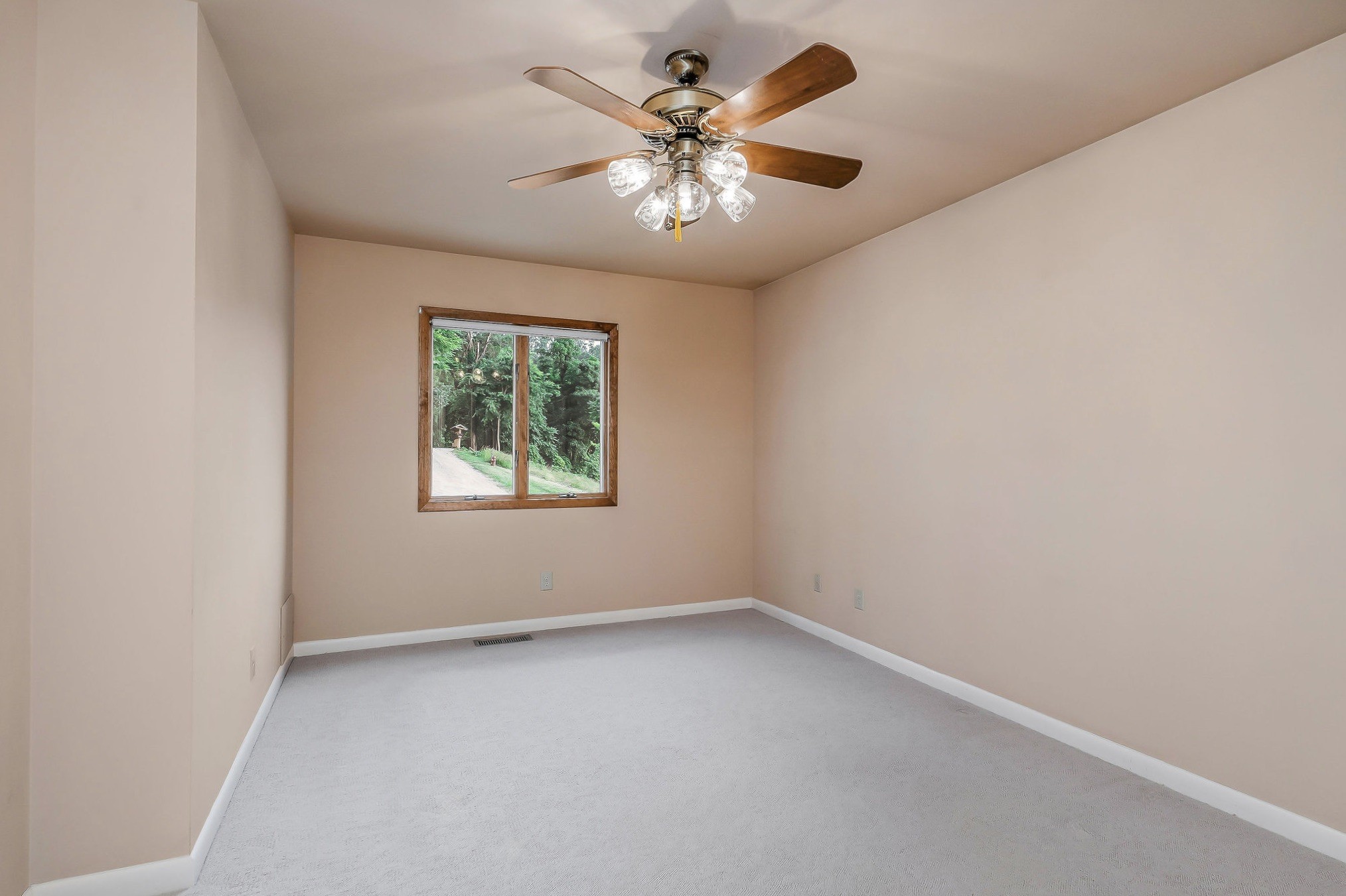 1634 Falling Water Rd Property Photo 25