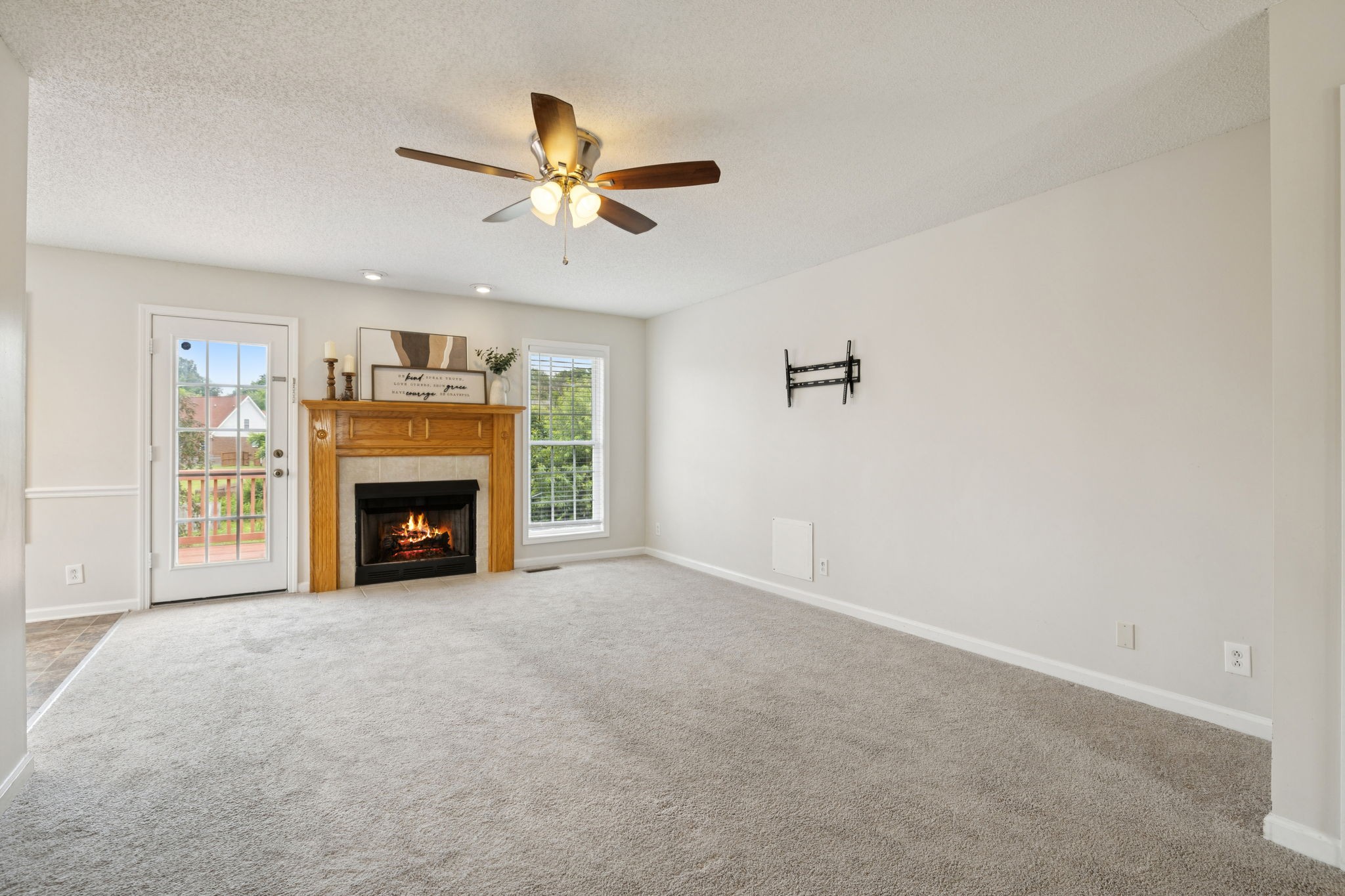 1307 Bluebonnet Dr Property Photo 2