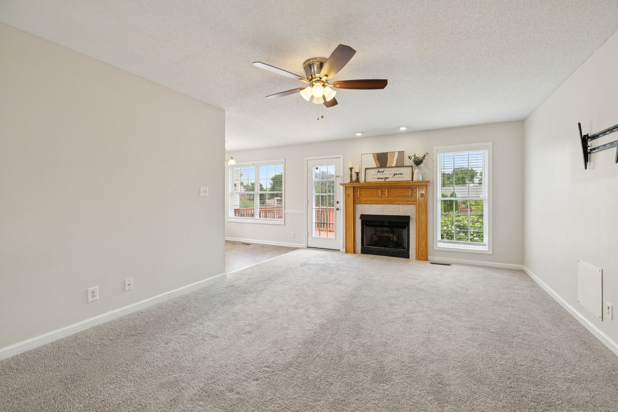 1307 Bluebonnet Dr Property Photo 4