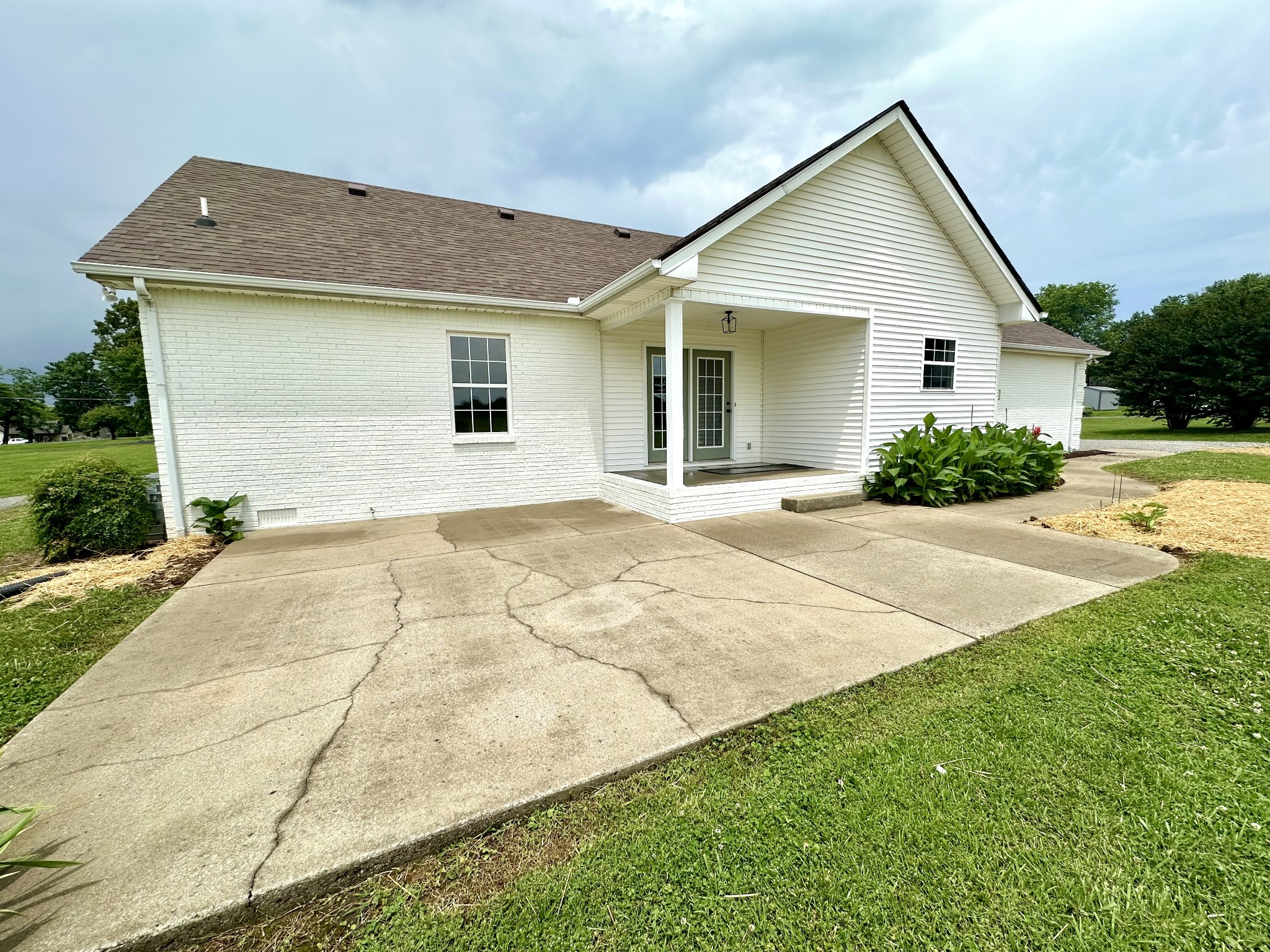 115 Briley Ln Property Photo 4