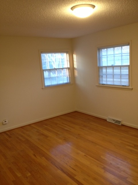 1002 Sunny Hill Rd Property Photo 2