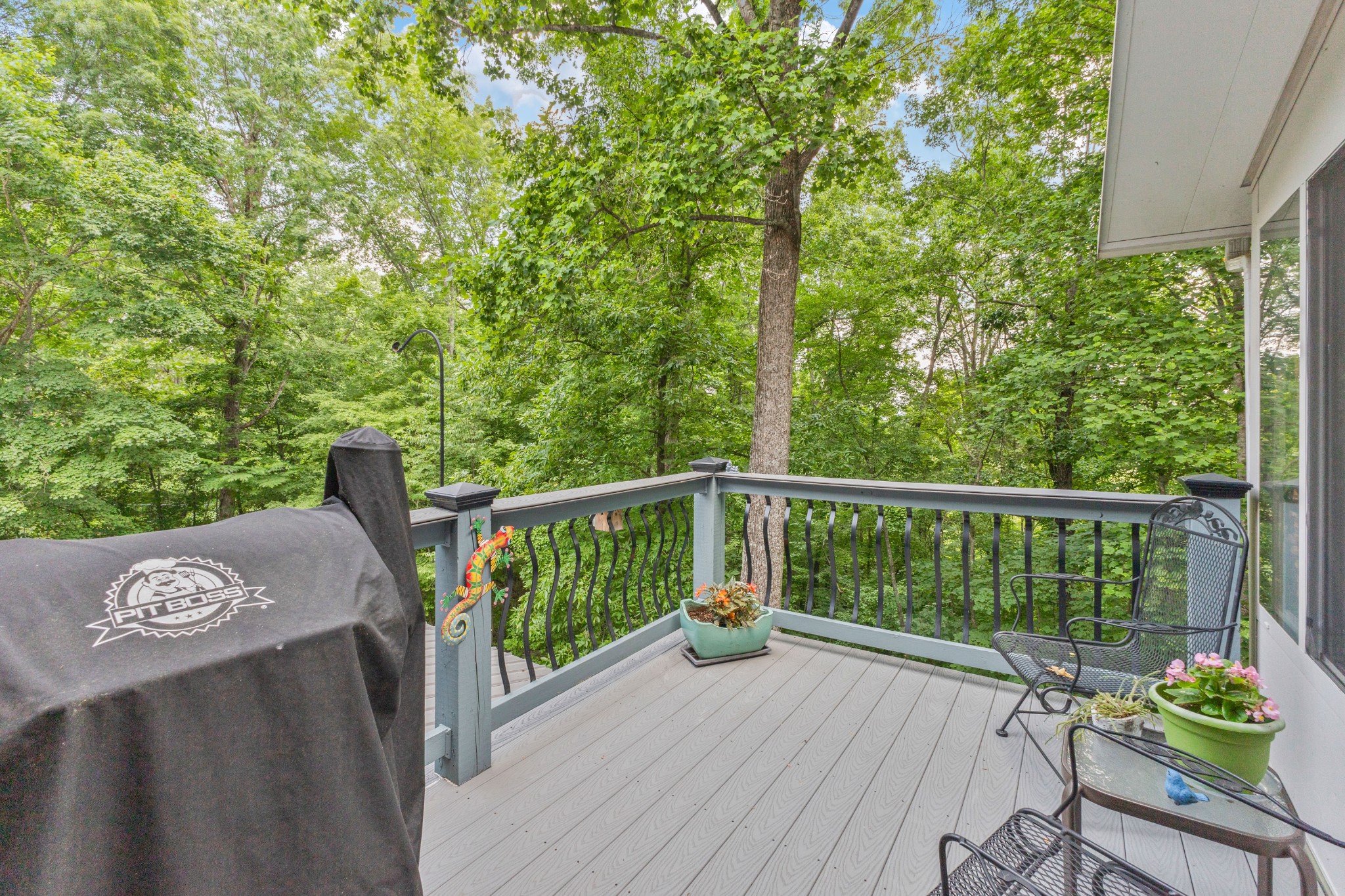 1006 Blackburn Ct Property Photo 20