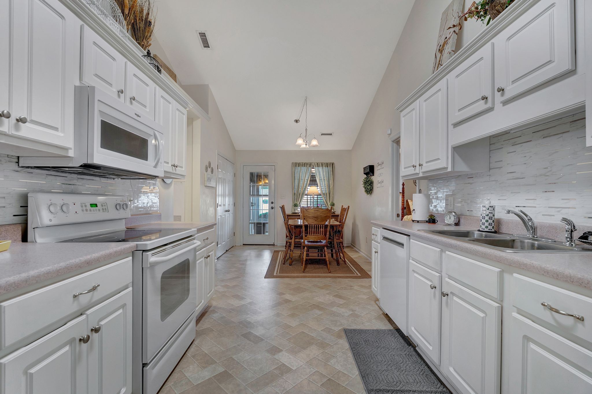 1023 Stonemark Trl Property Photo 9