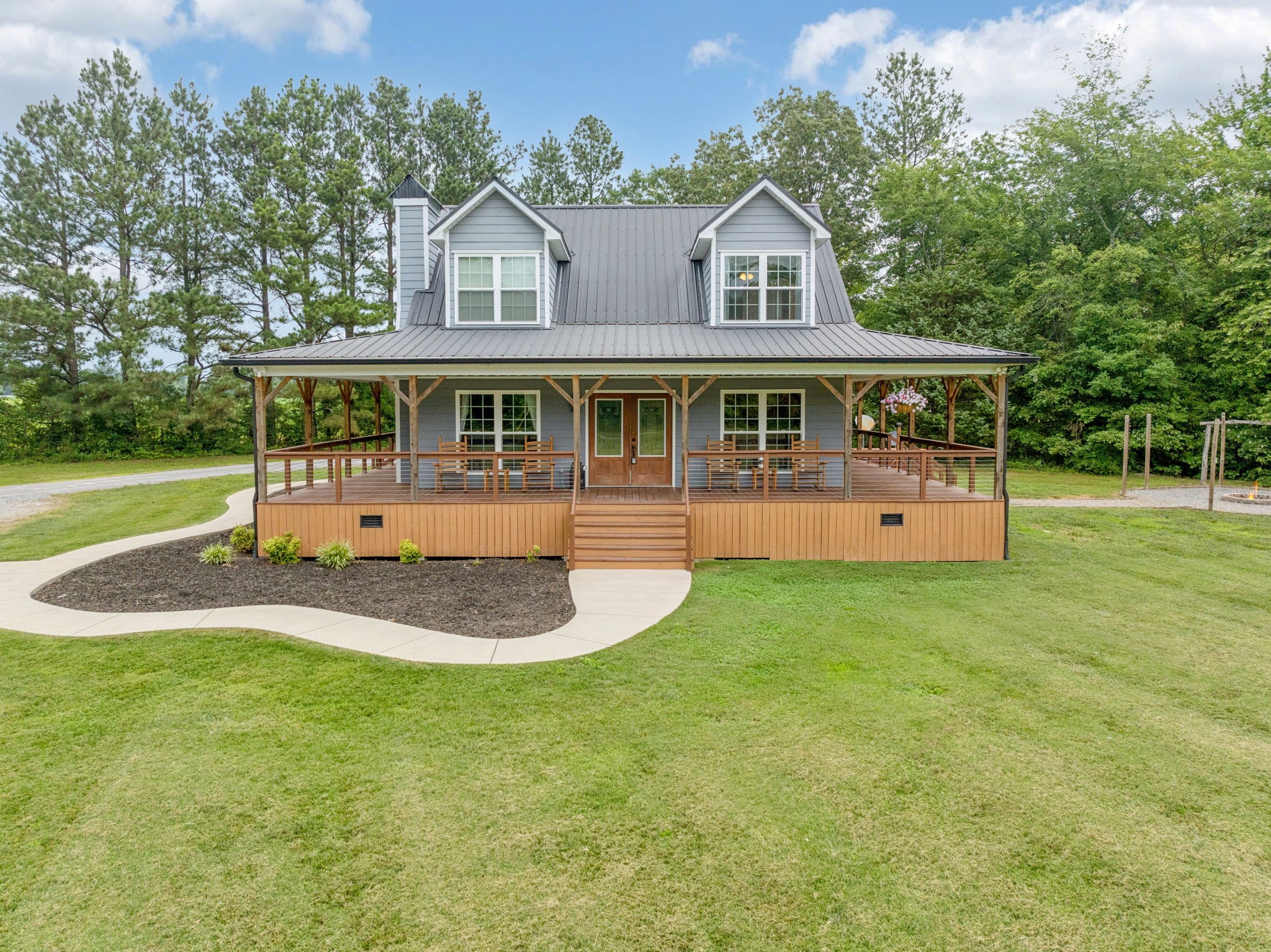 256 Dailey Ln Property Photo 1