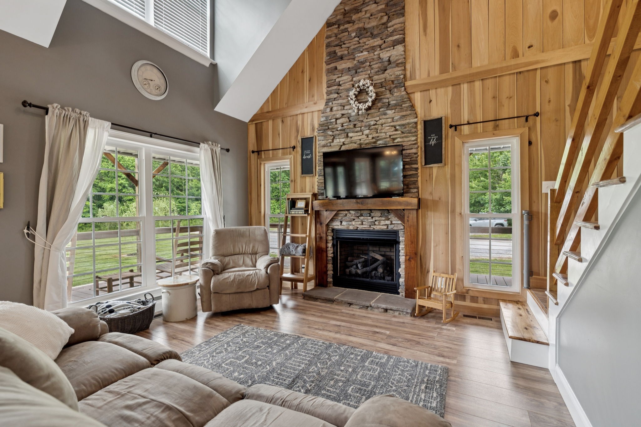 256 Dailey Ln Property Photo 8
